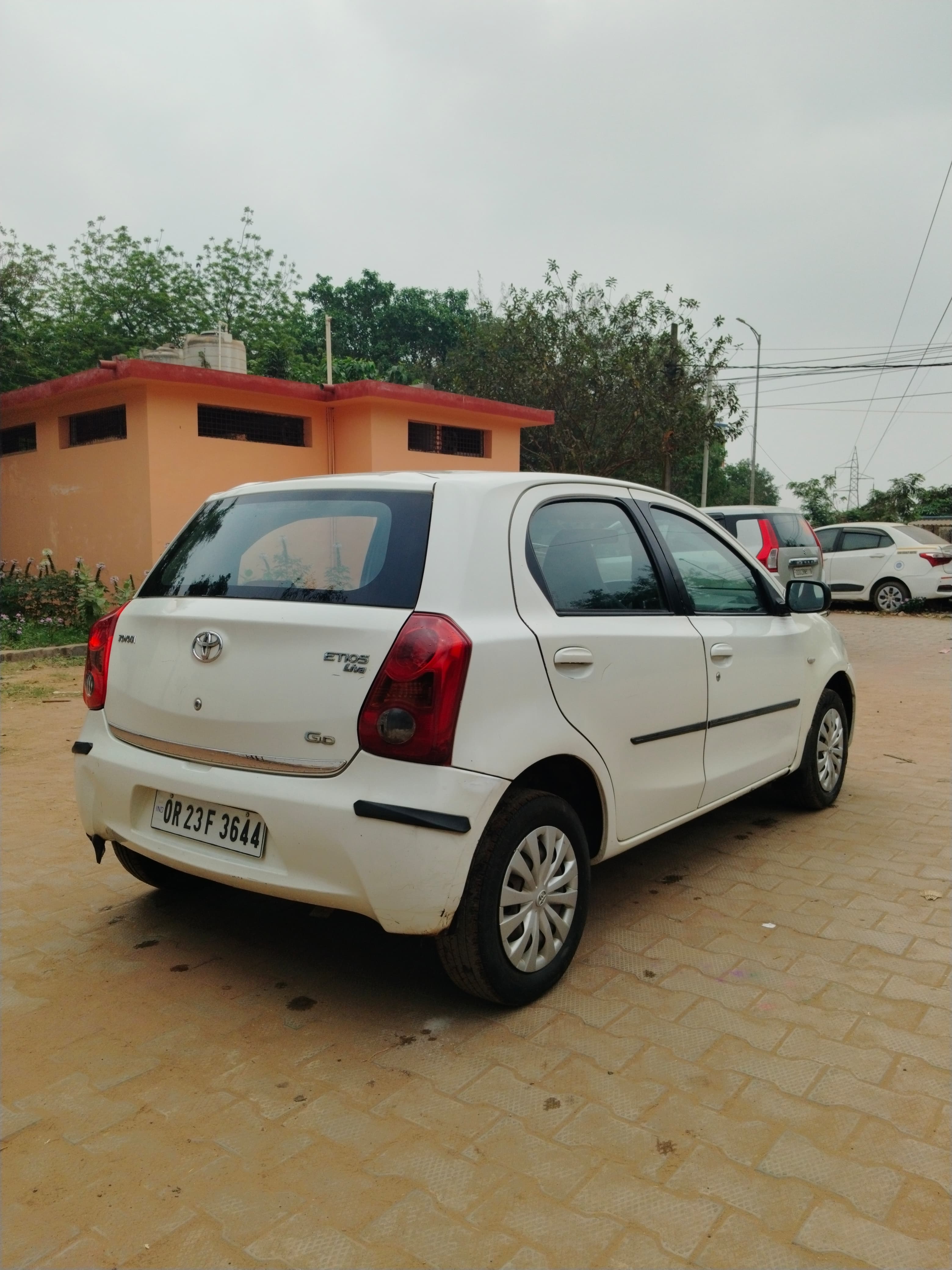 Vehicle image 3