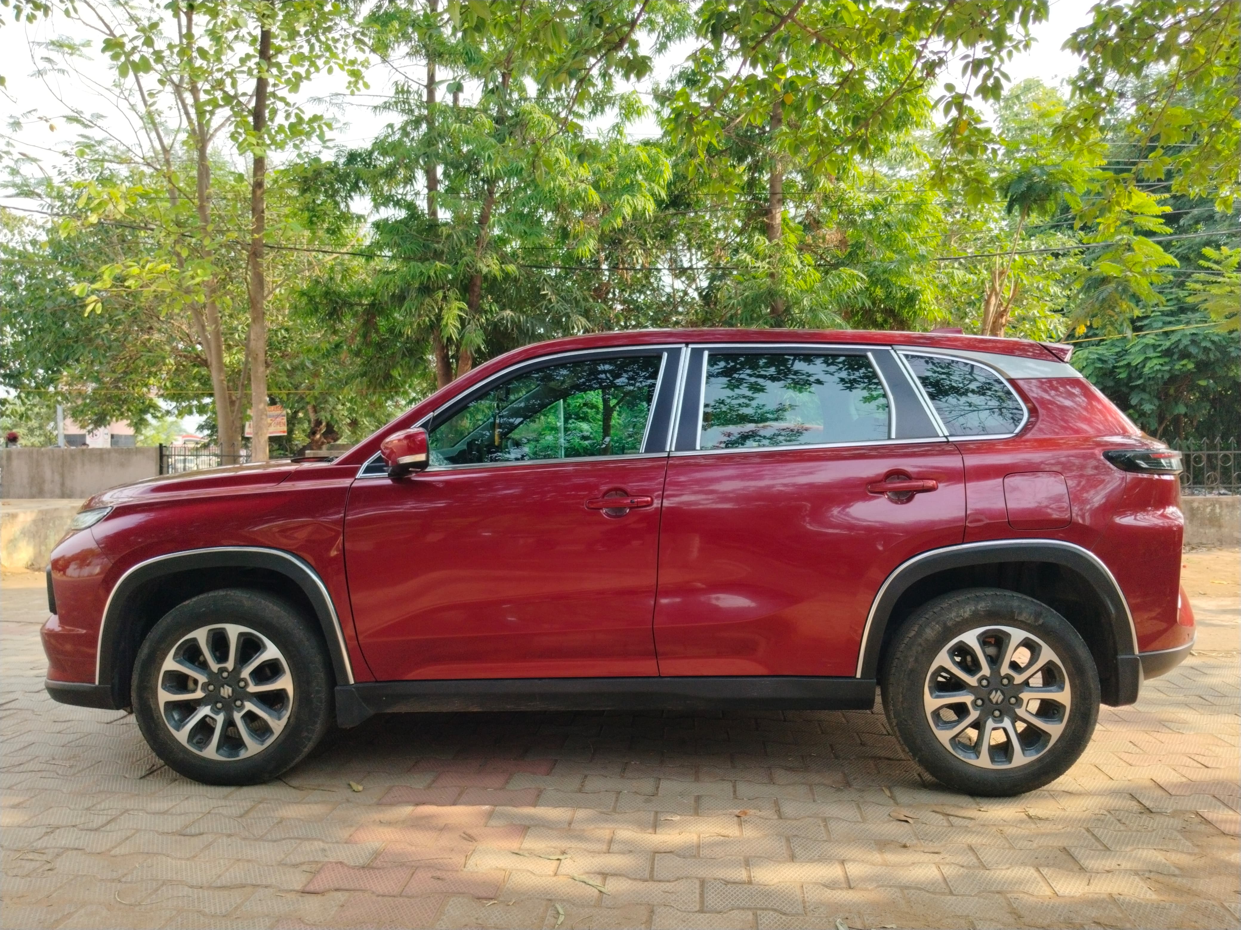 Vehicle image 6