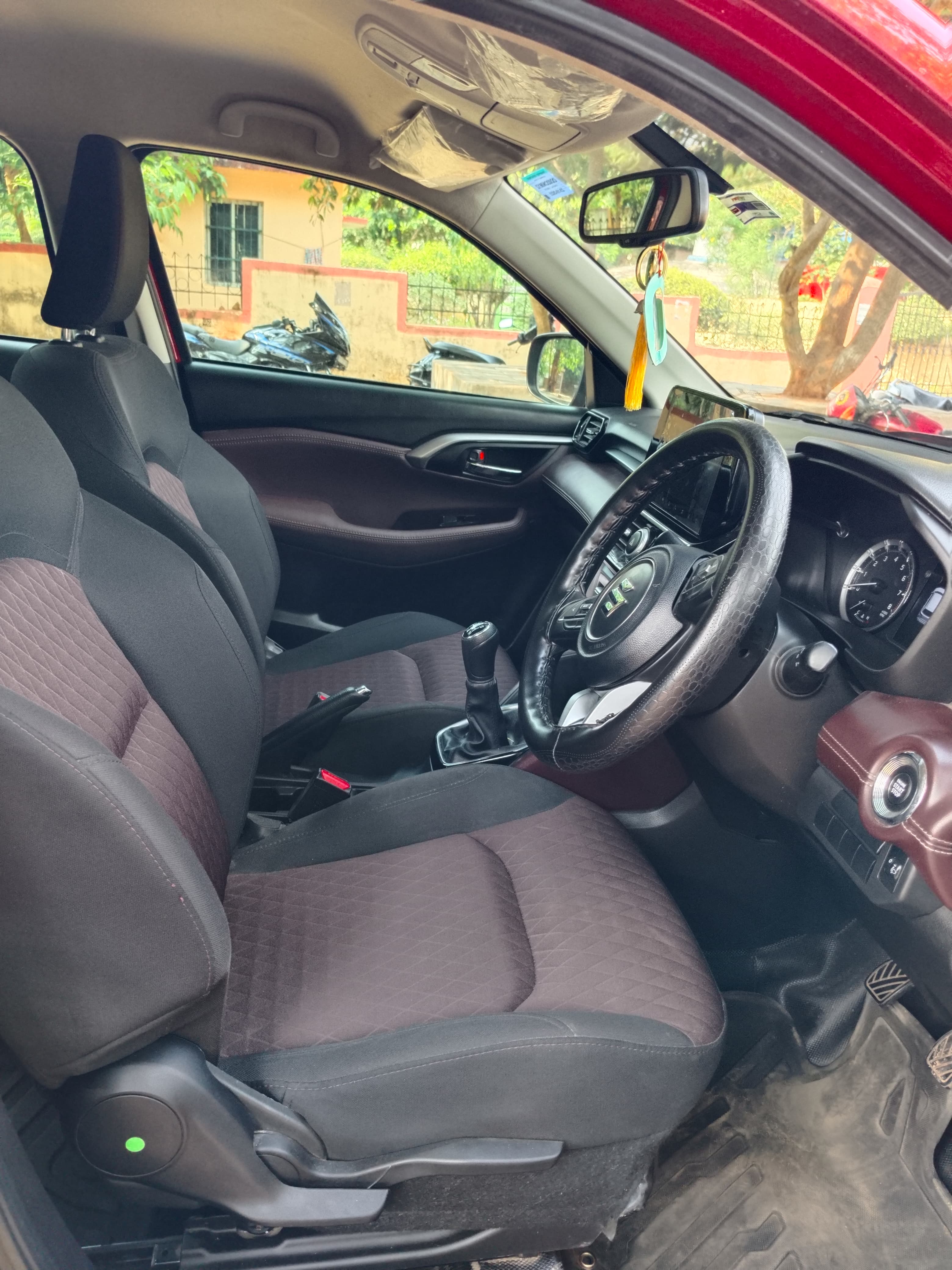 Vehicle image 8