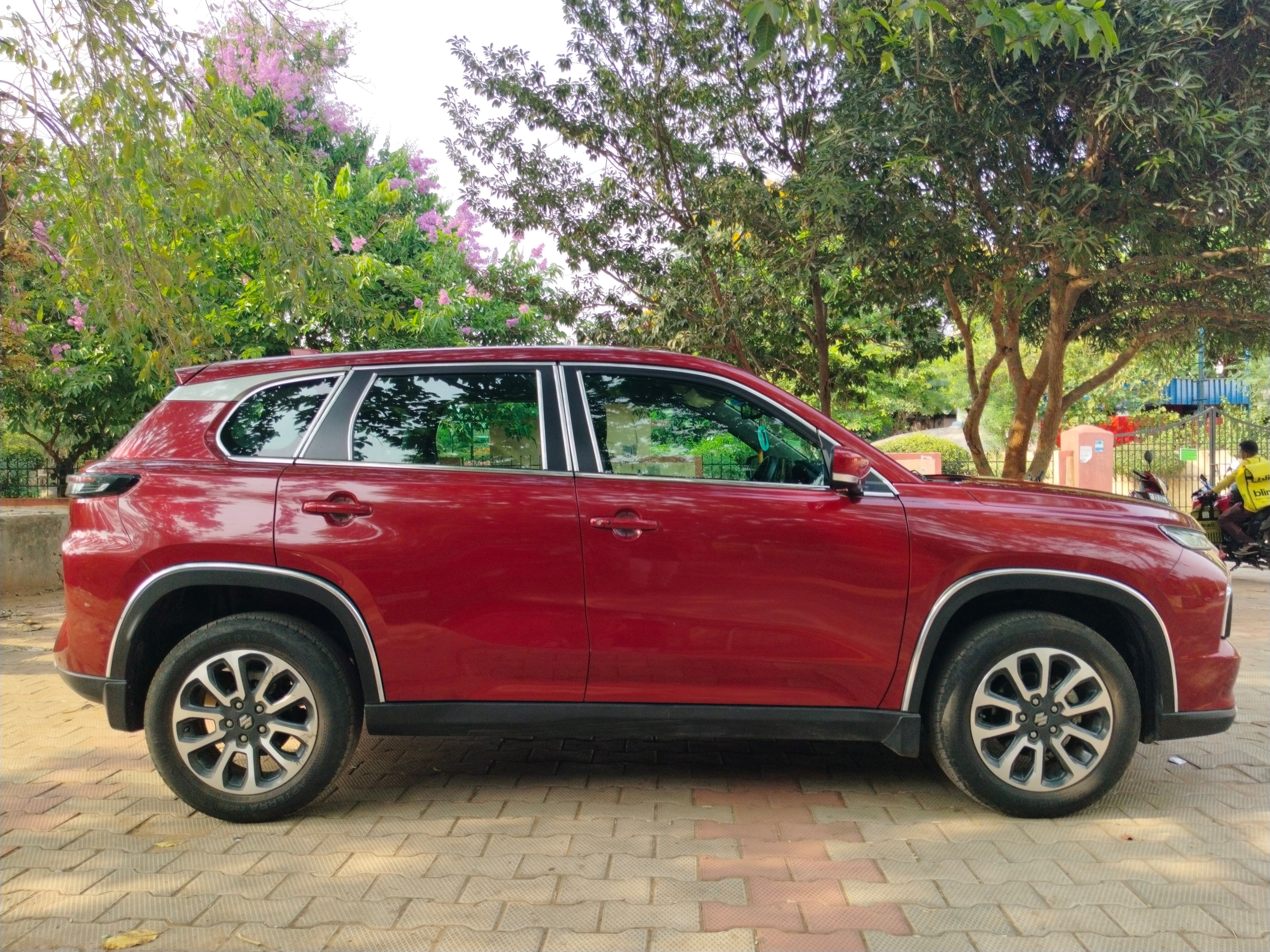 Vehicle image 5