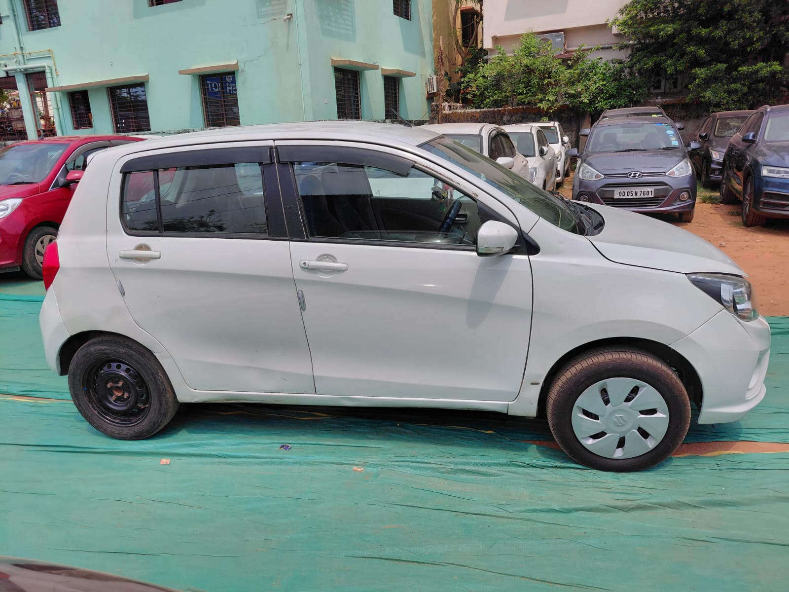 Vehicle image 7