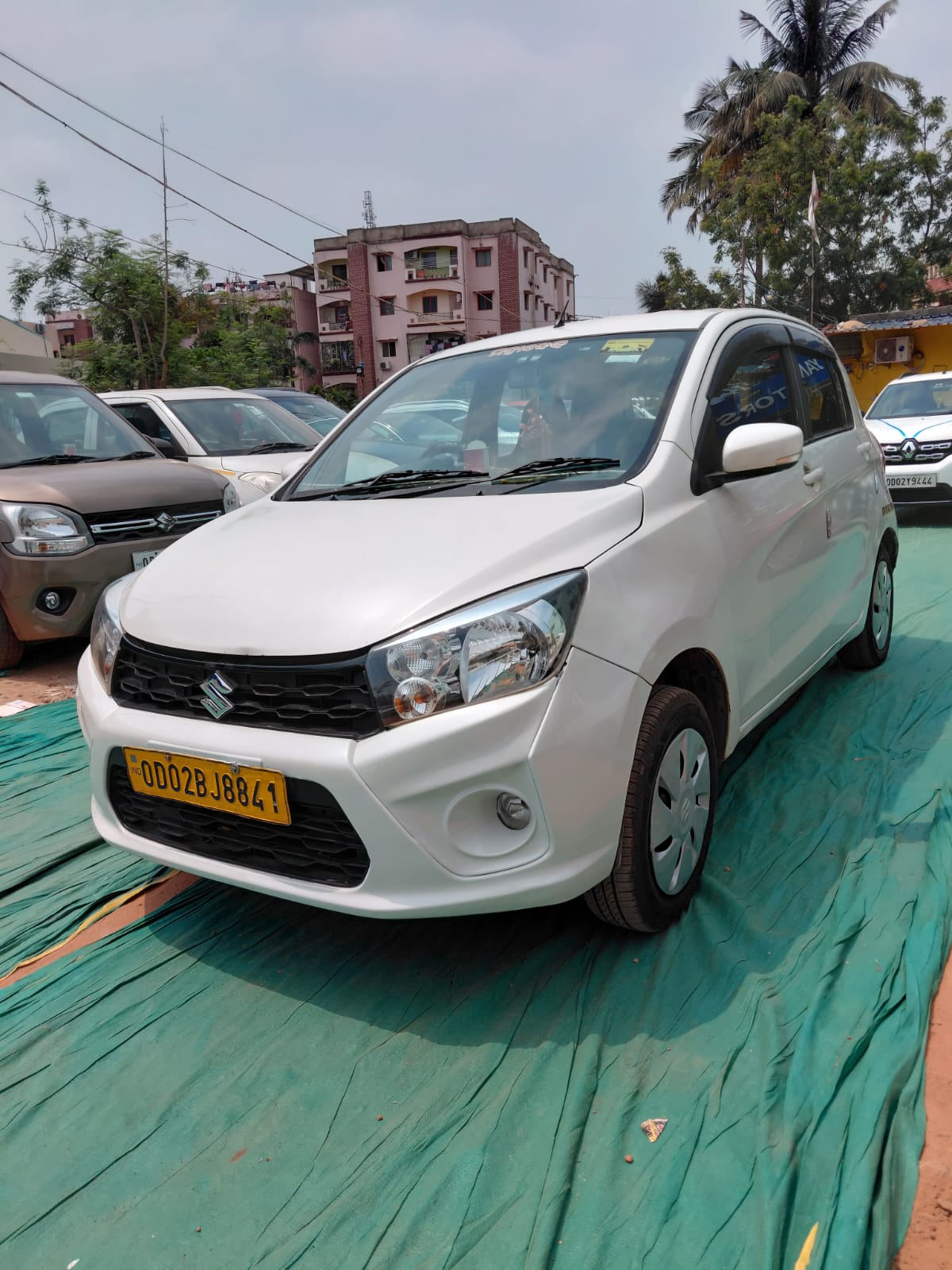 Vehicle image 3