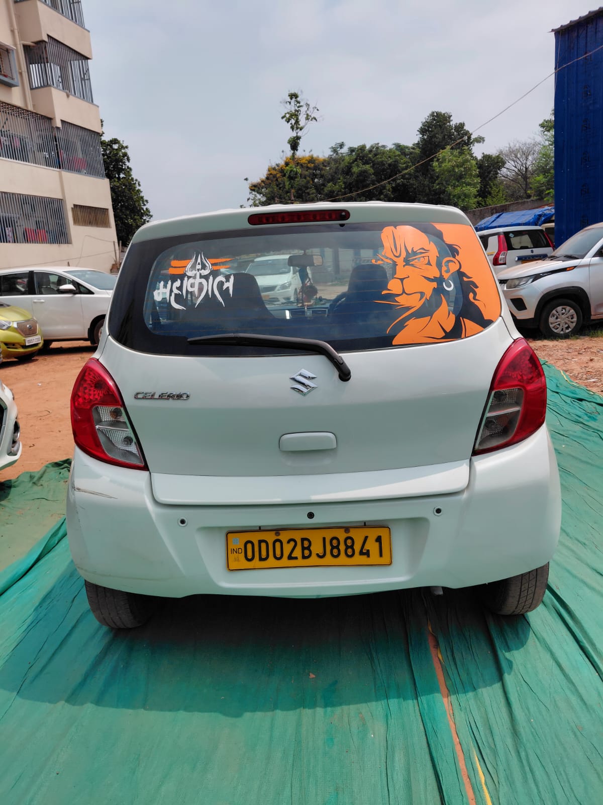 Vehicle image 10