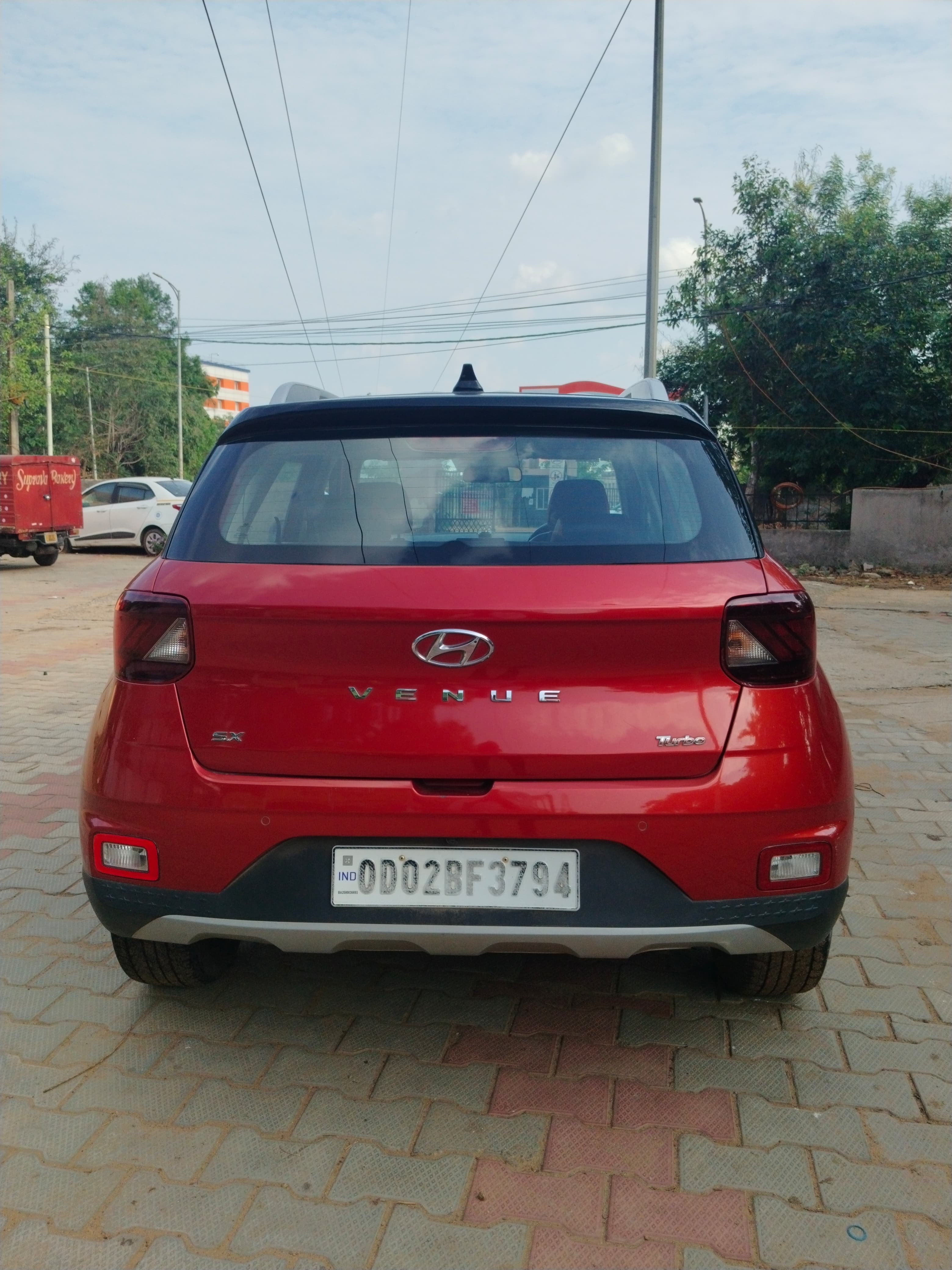 Vehicle image 13