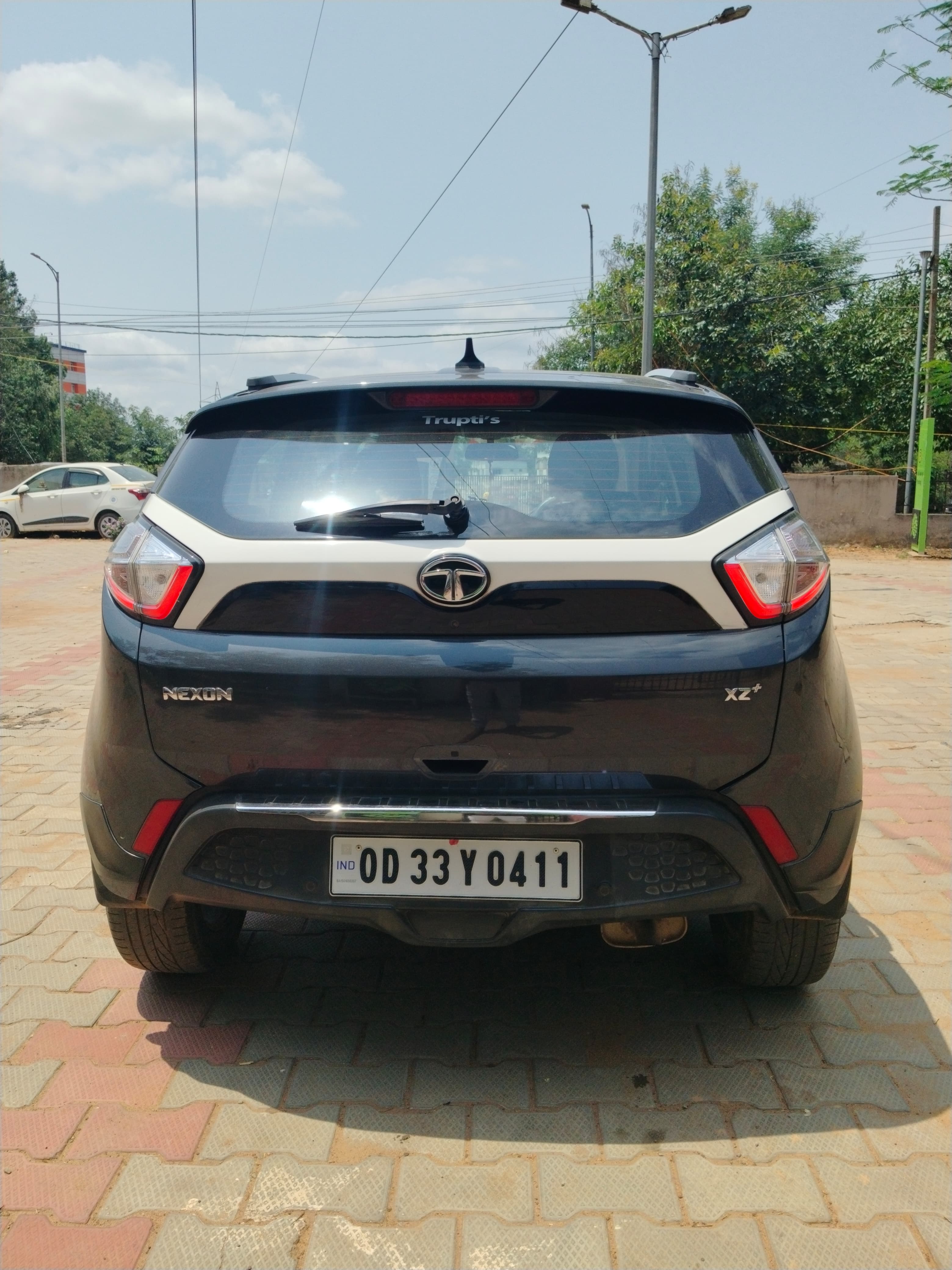 Vehicle image 18