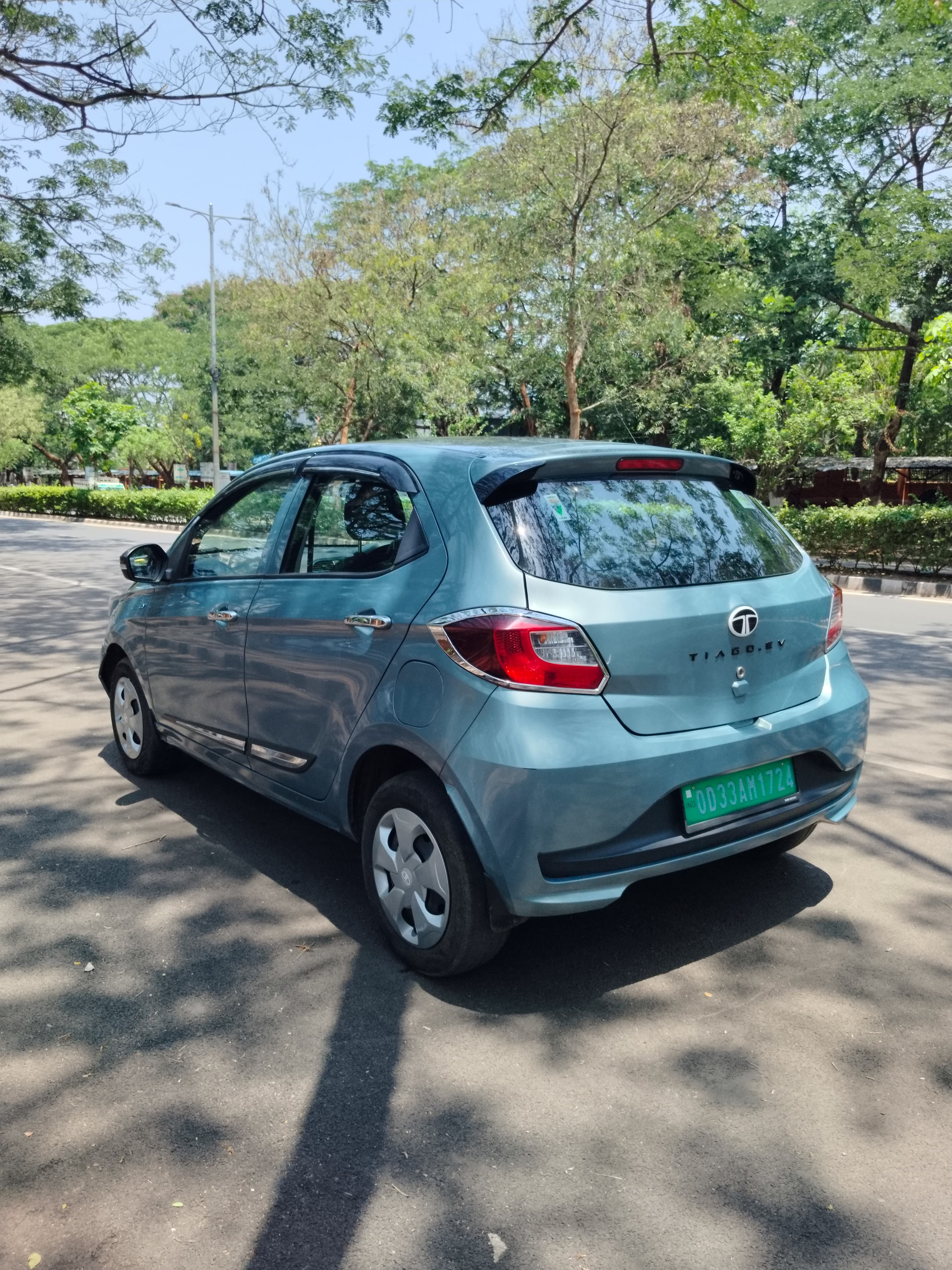 Vehicle image 19