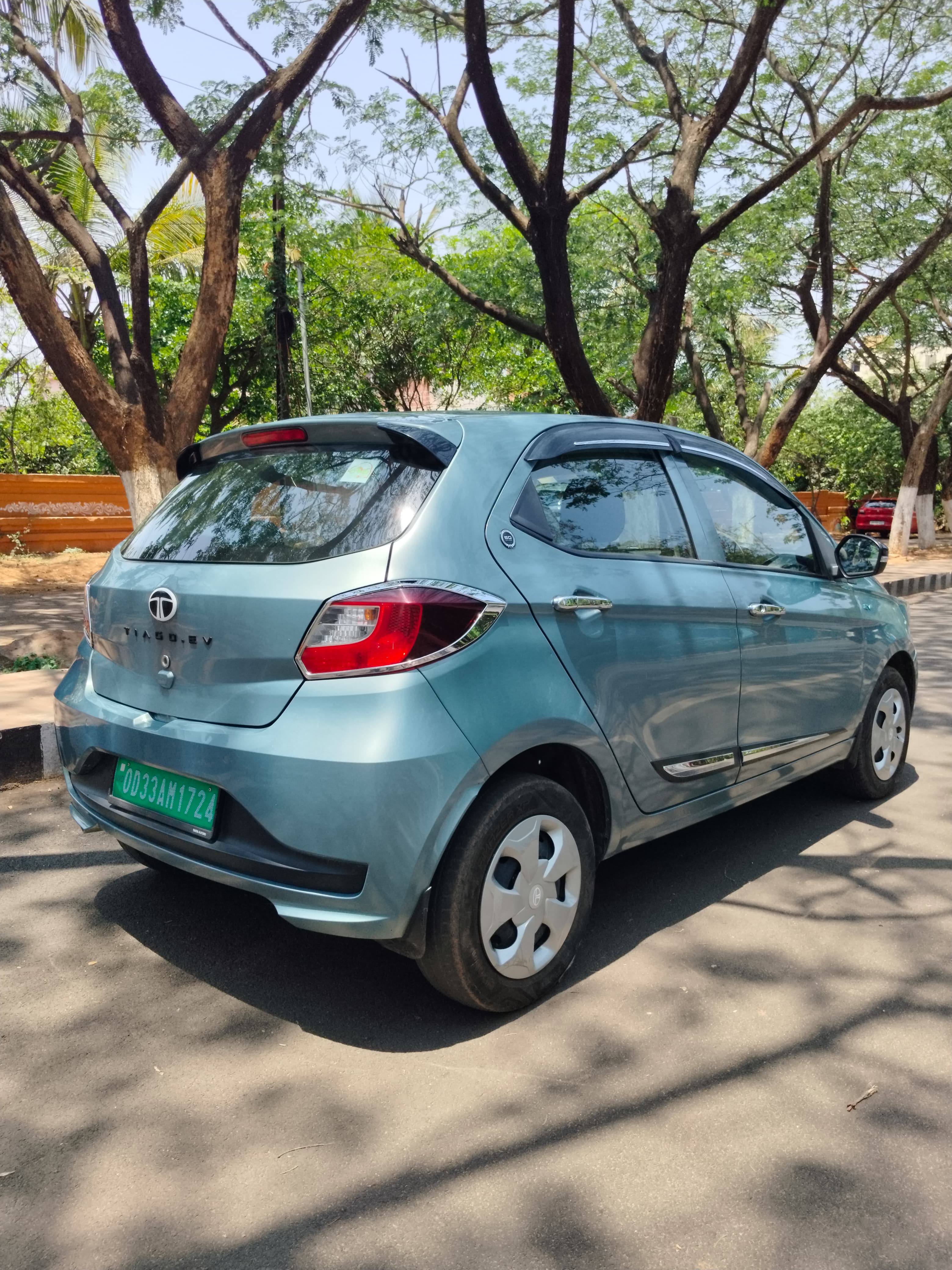 Vehicle image 7
