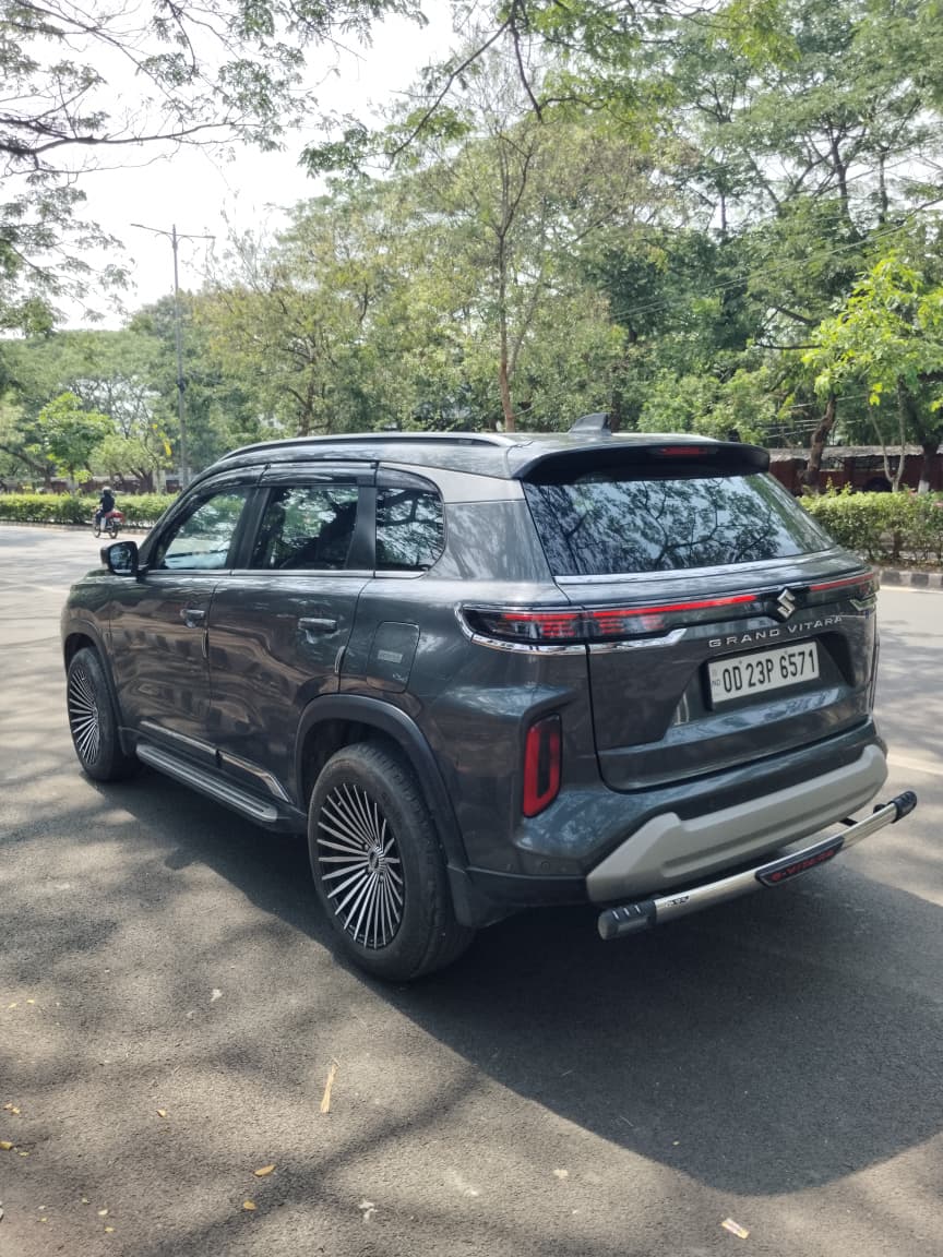 Vehicle image 16