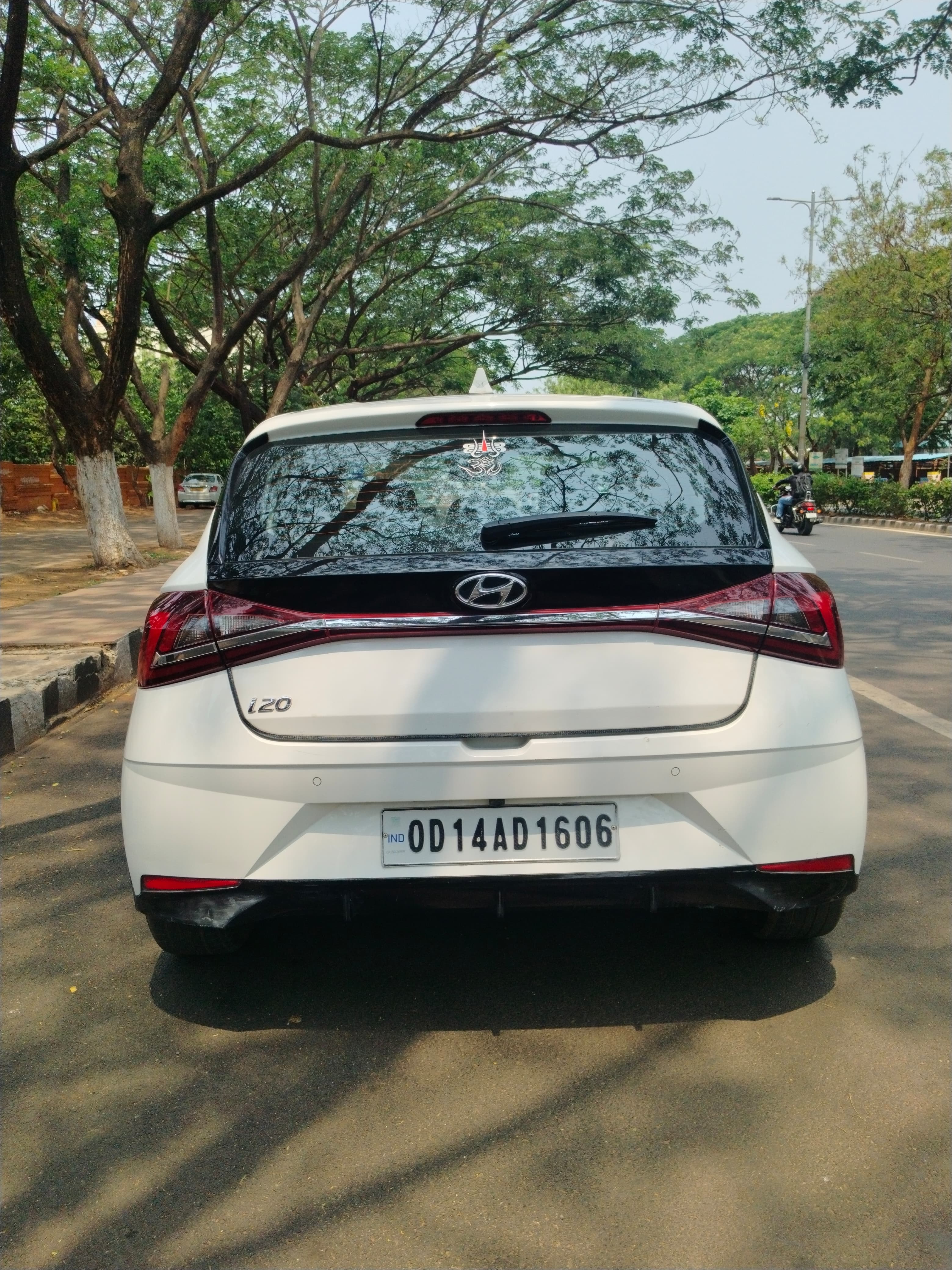 Vehicle image 11