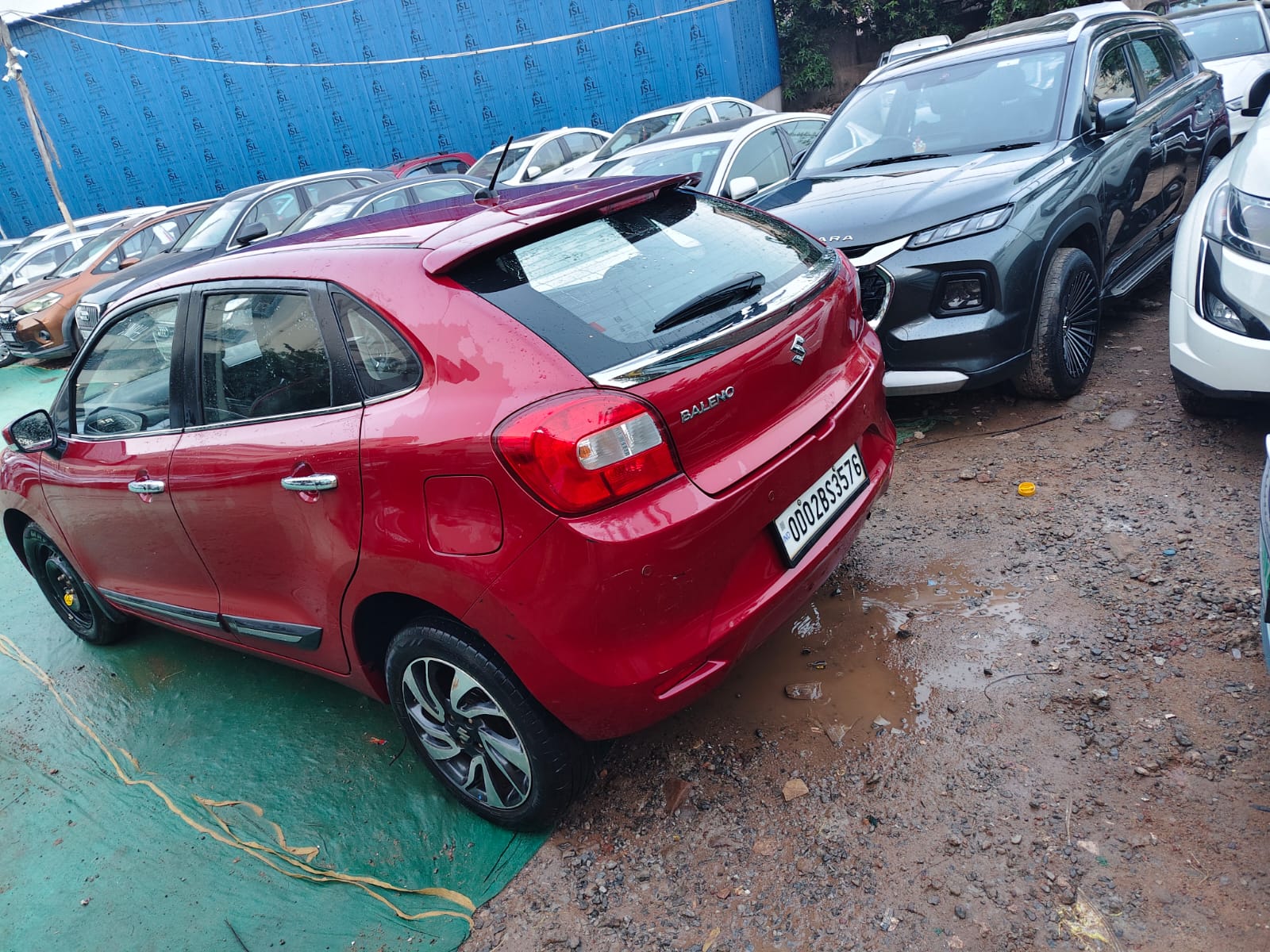 Vehicle image 3