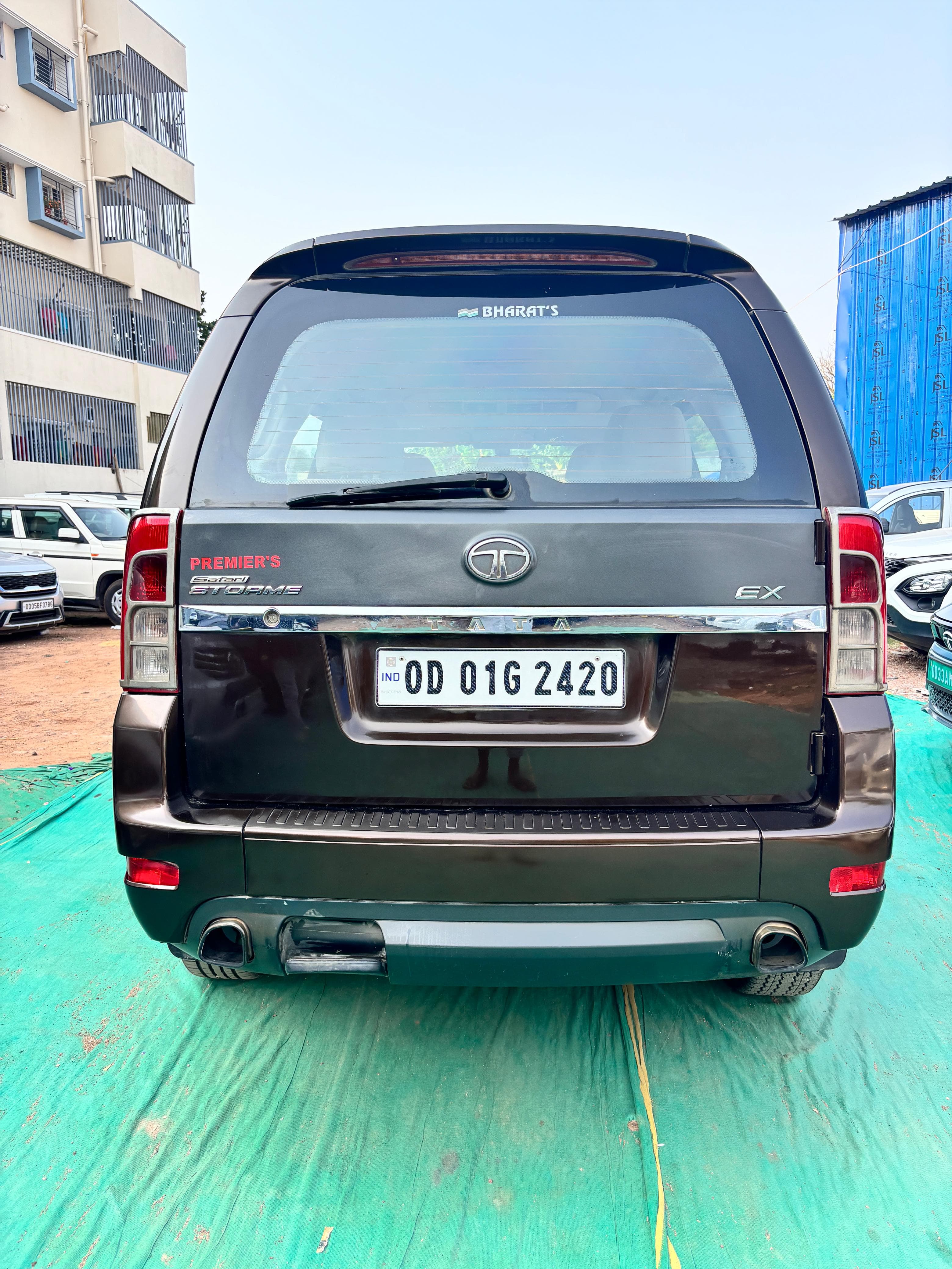 Vehicle image 12