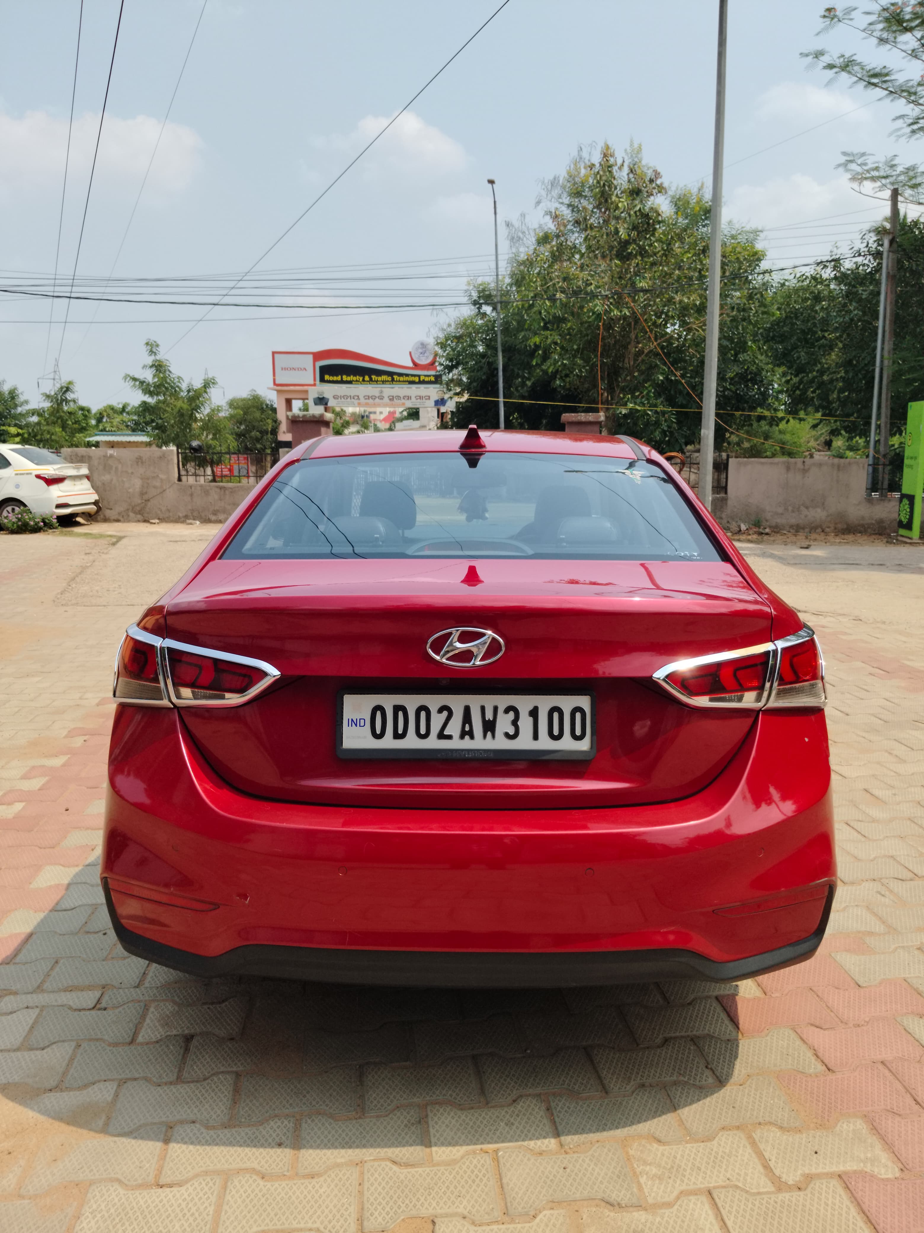 Vehicle image 15