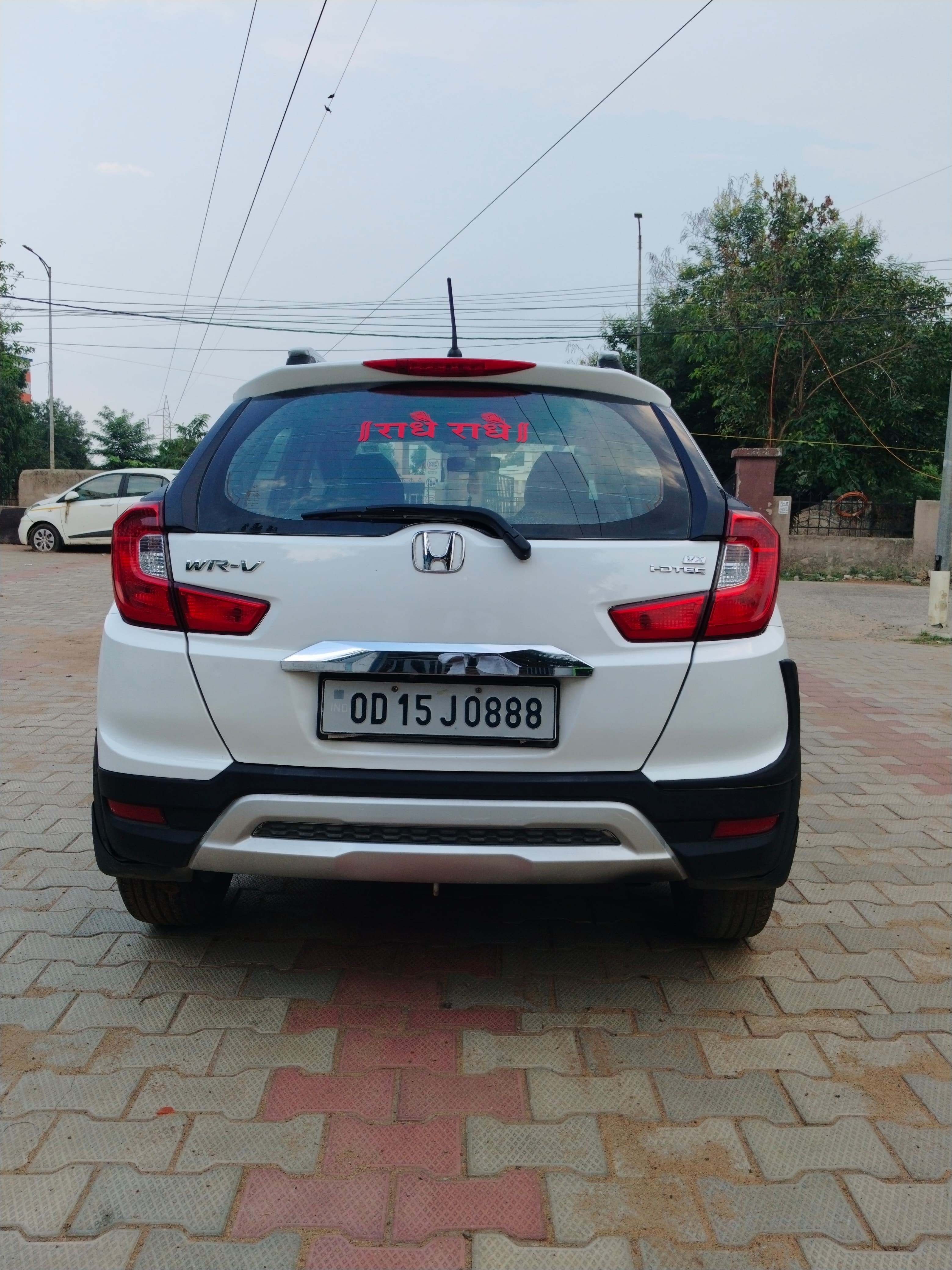 Vehicle image 13