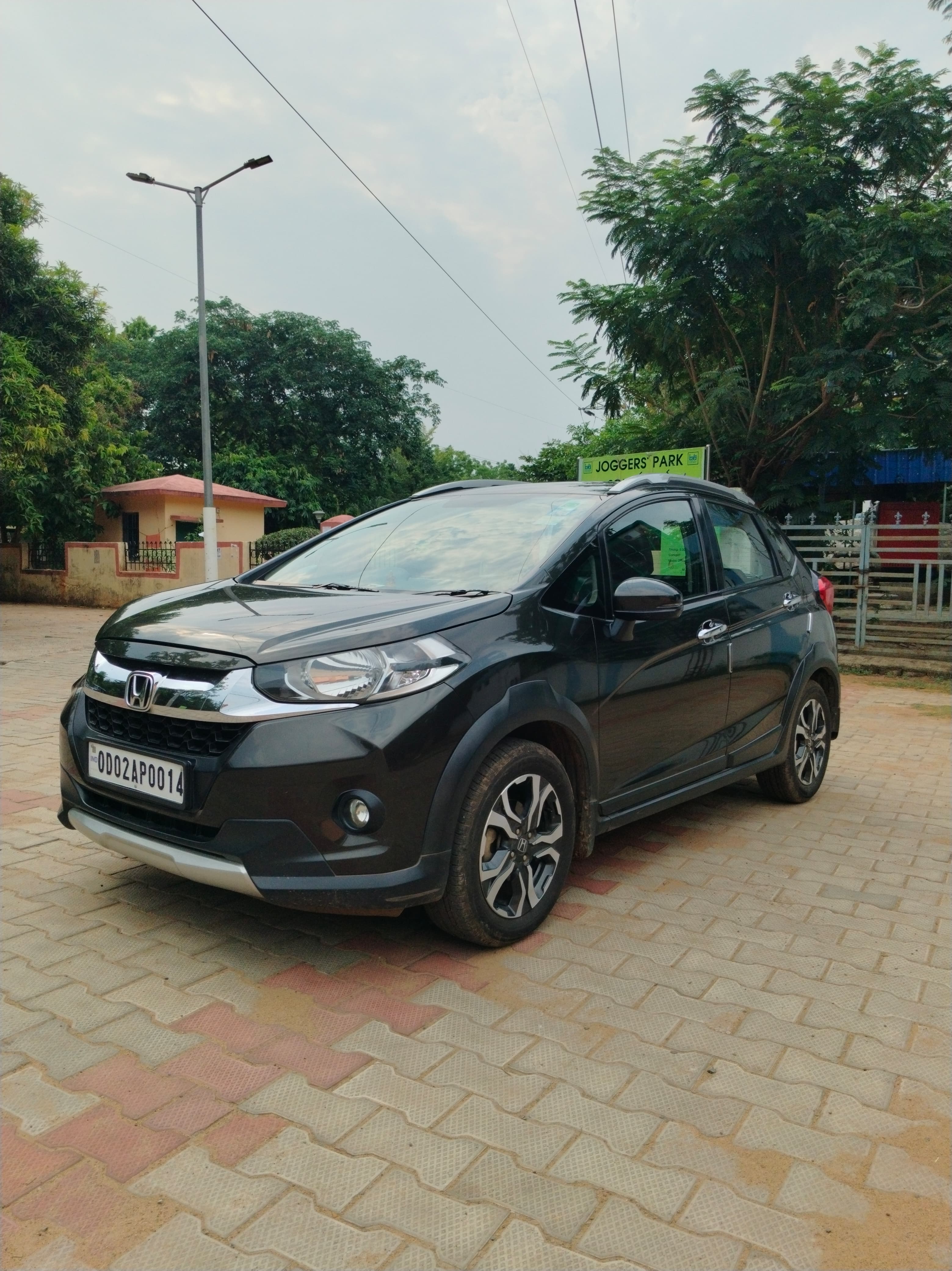 Vehicle image 6
