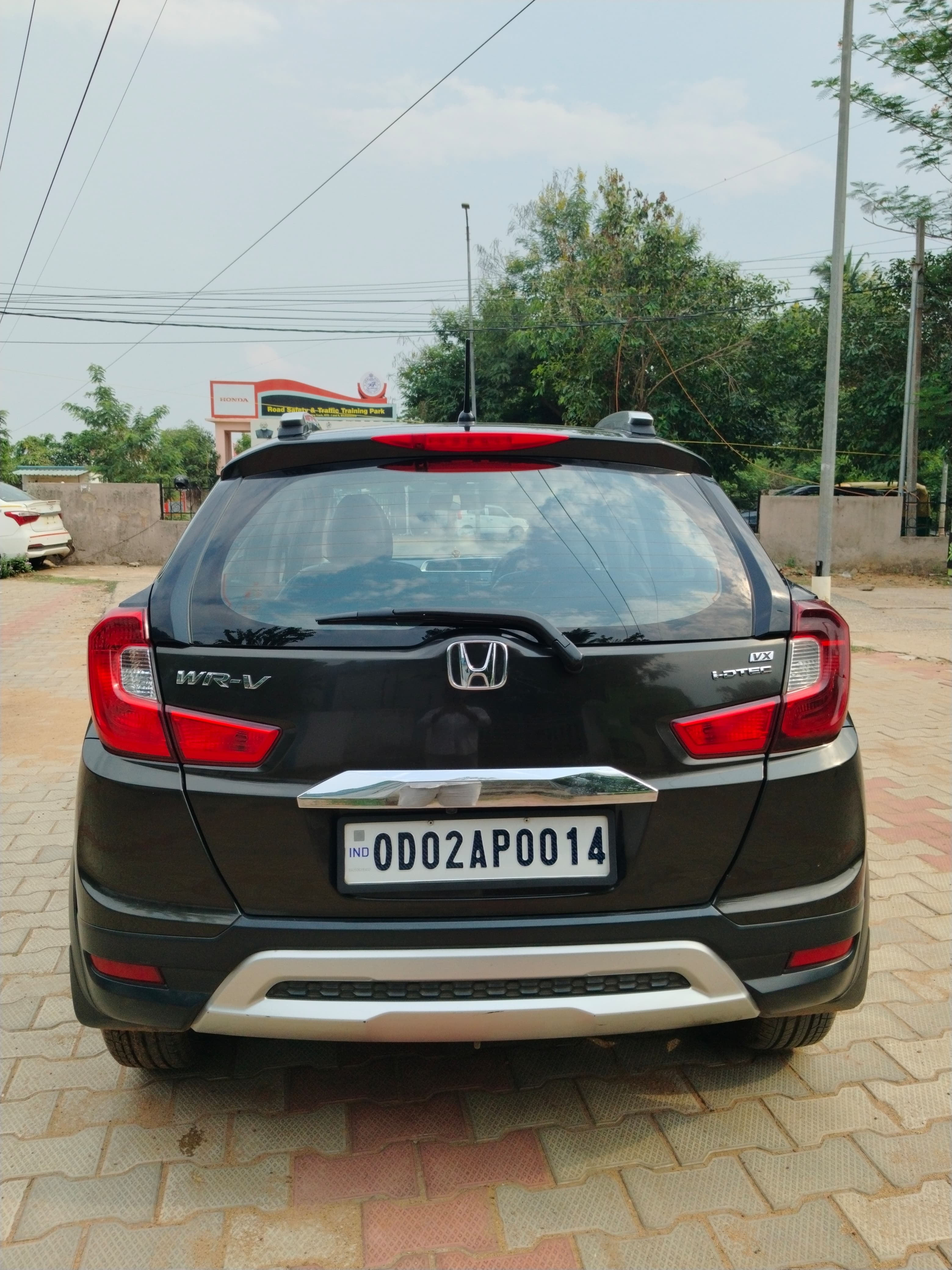 Vehicle image 11