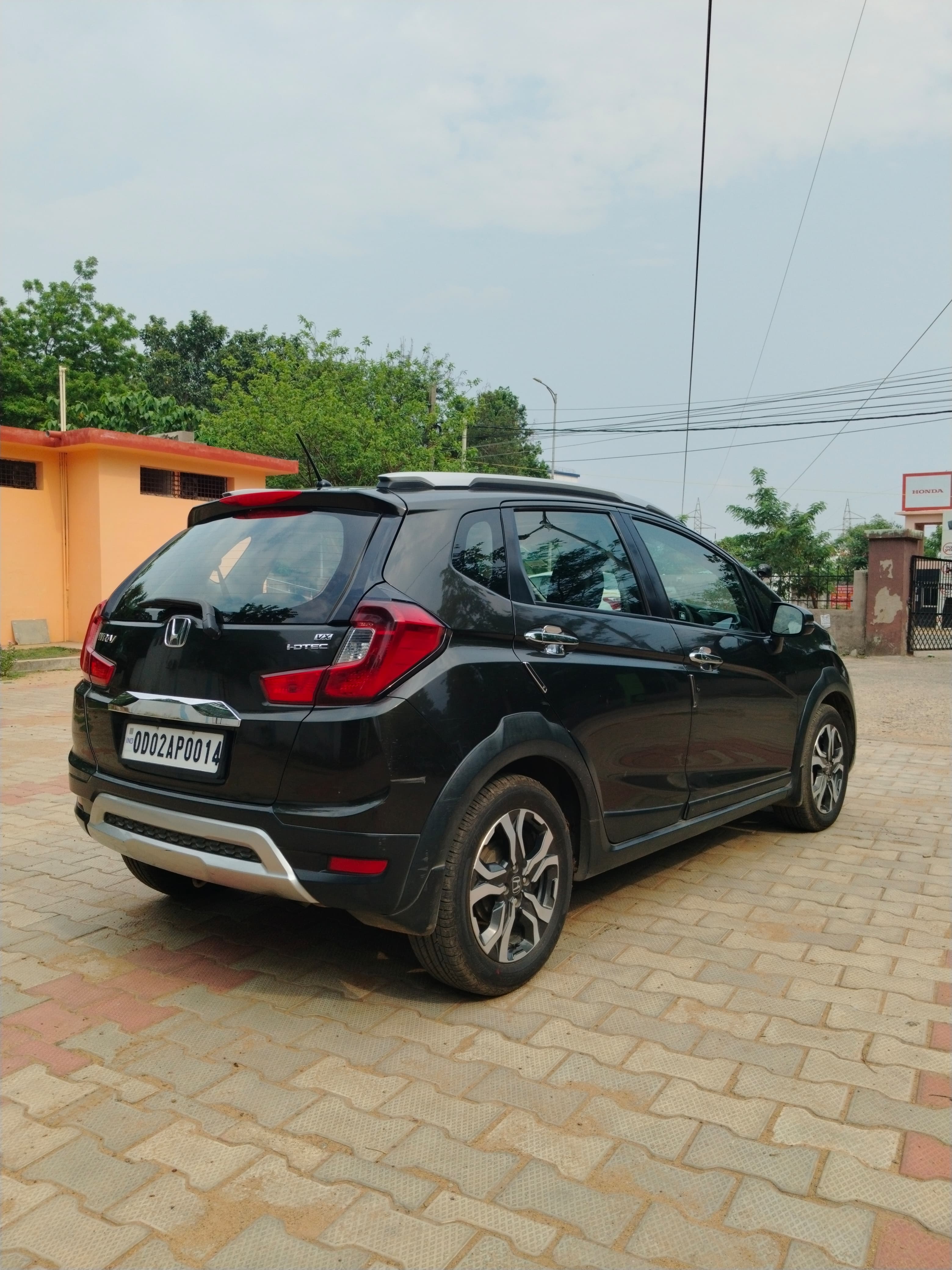 Vehicle image 3