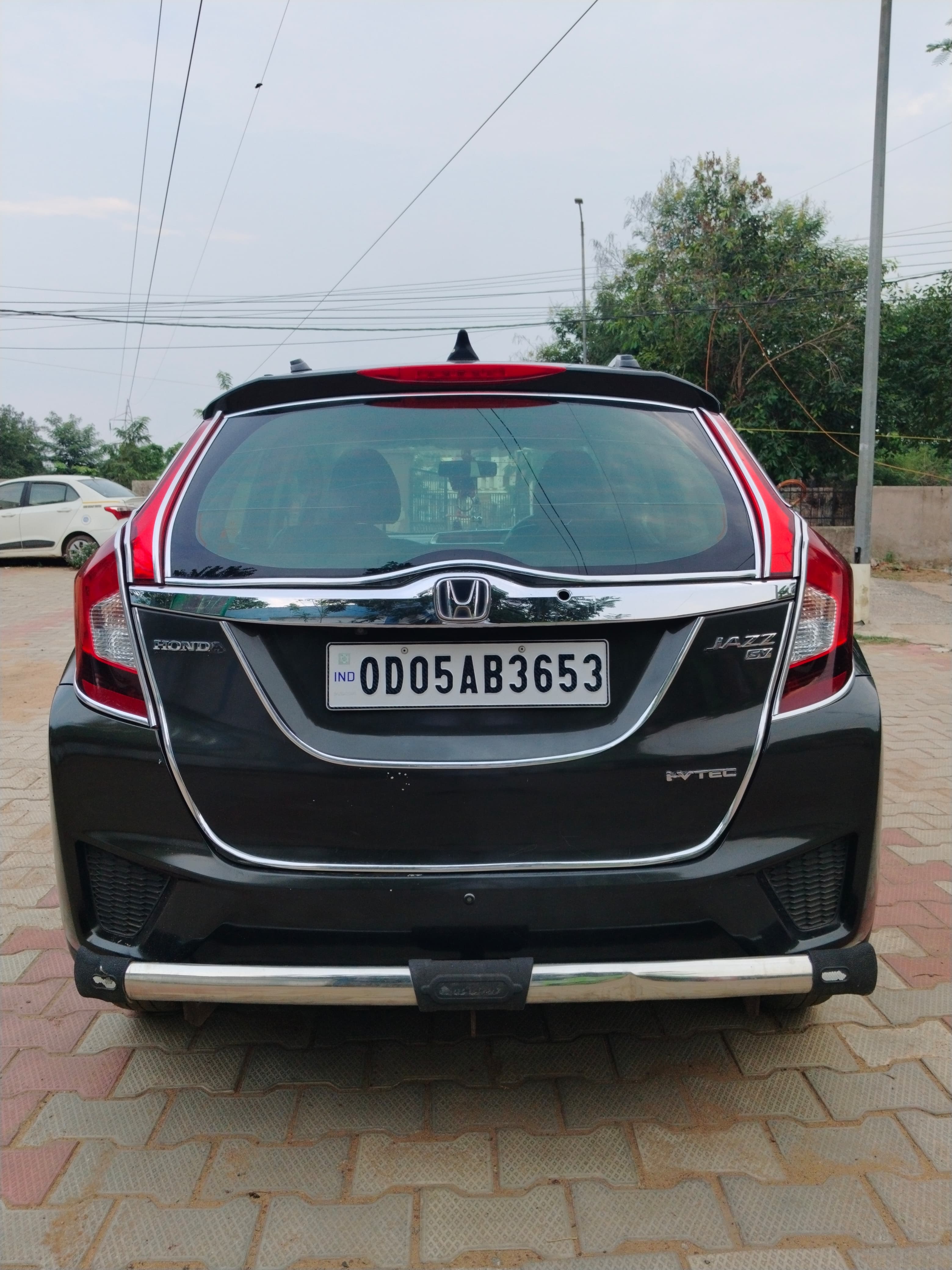 Vehicle image 11