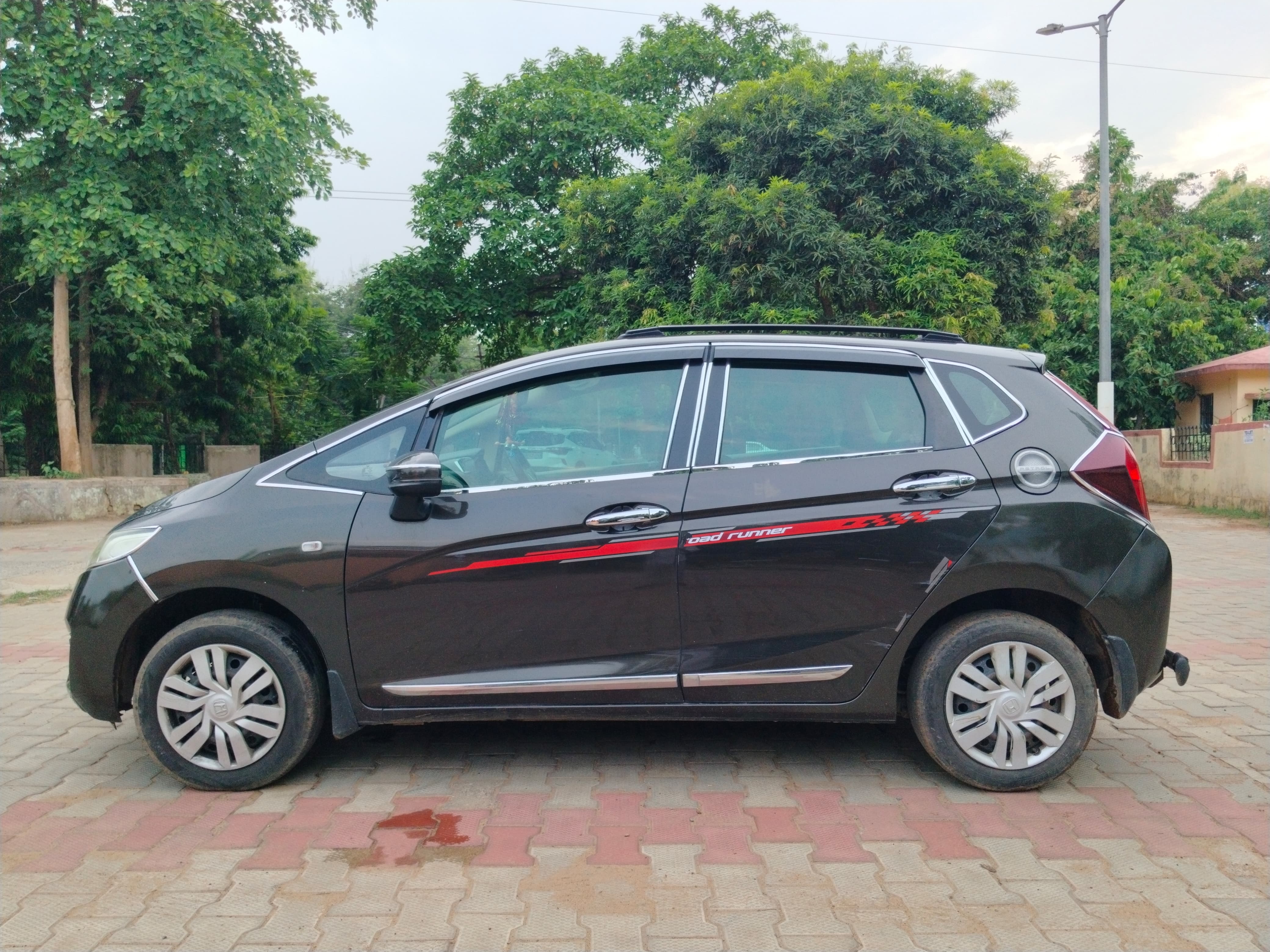 Vehicle image 8