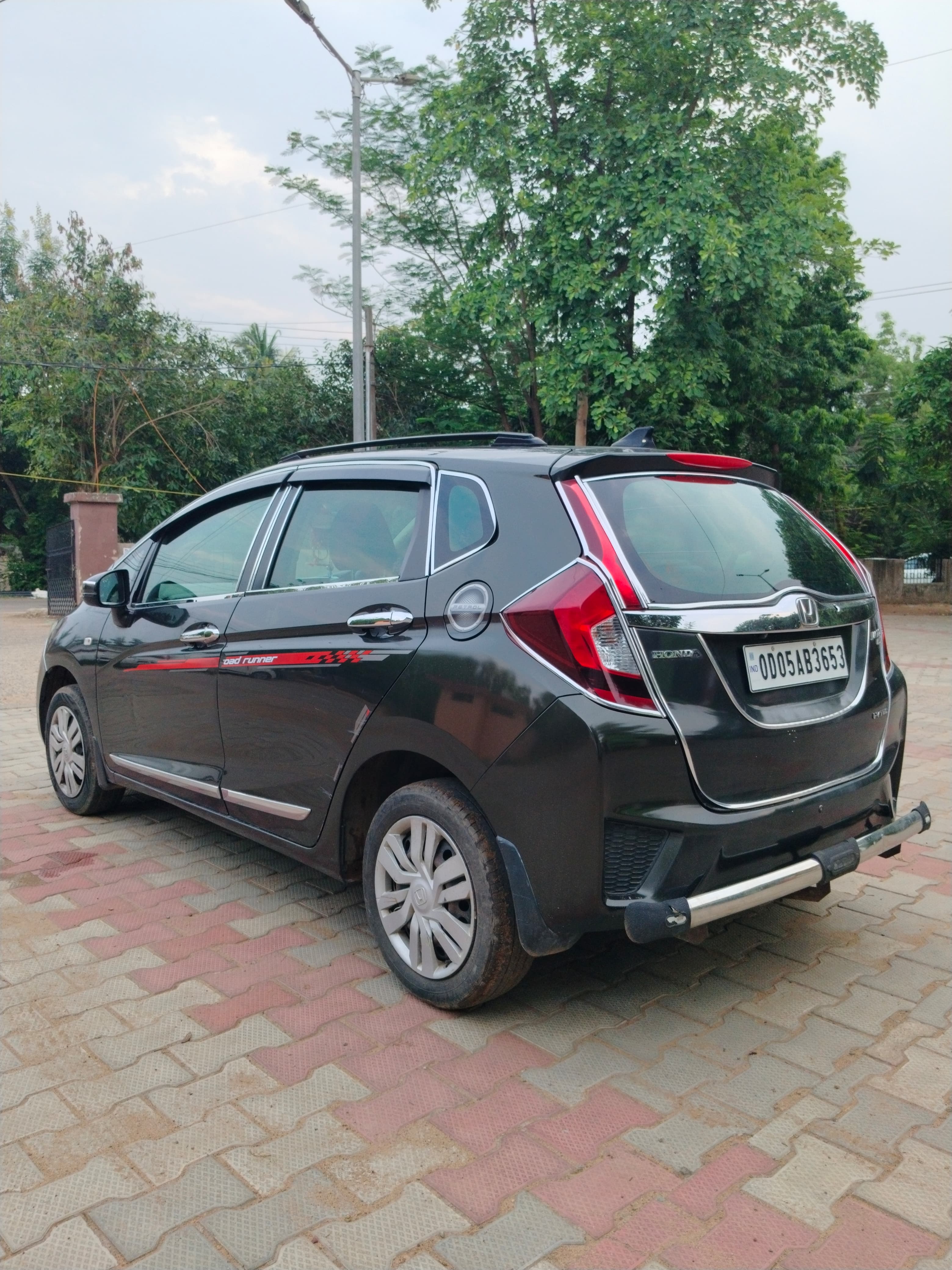 Vehicle image 4