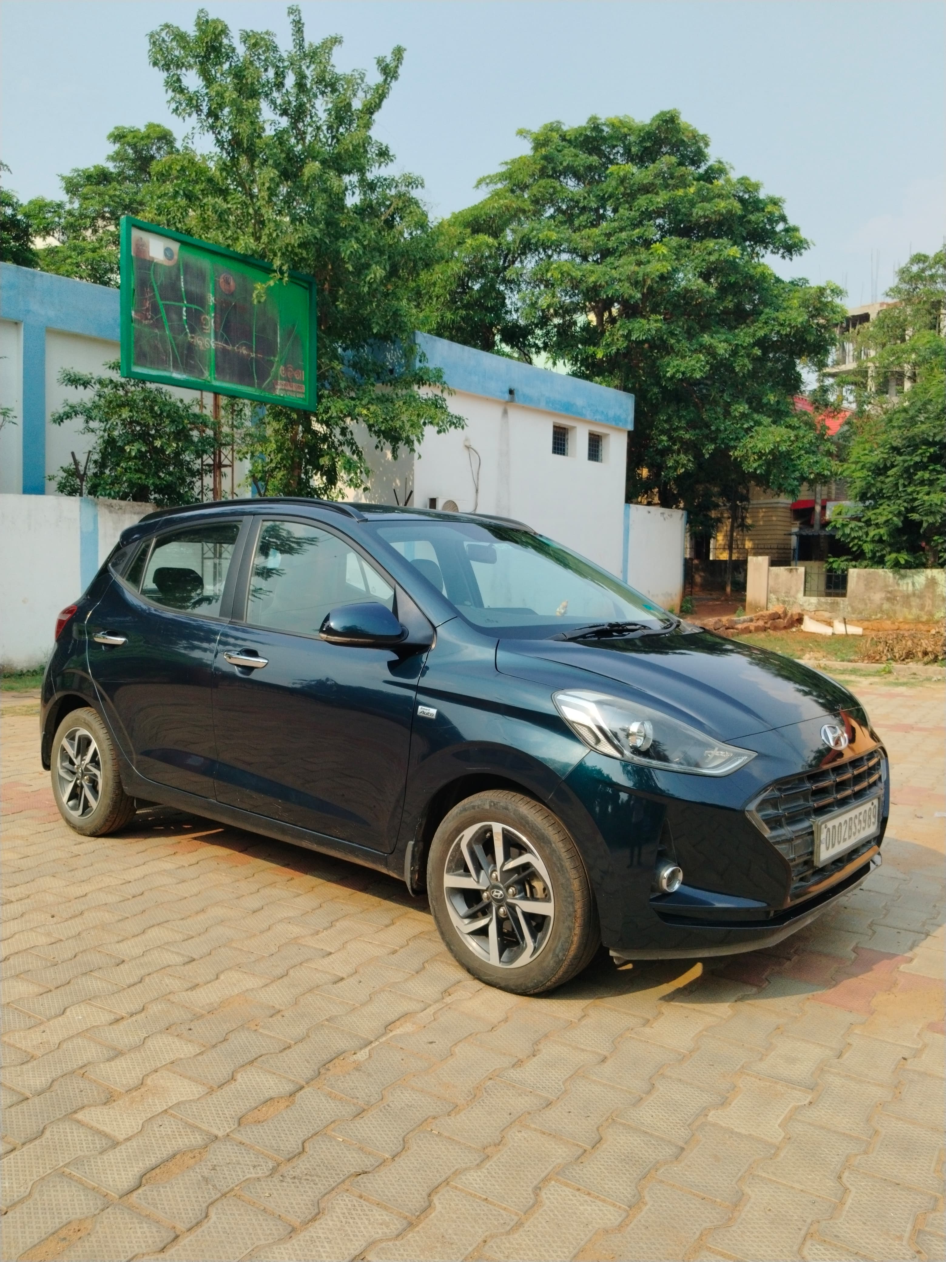 Vehicle image 8