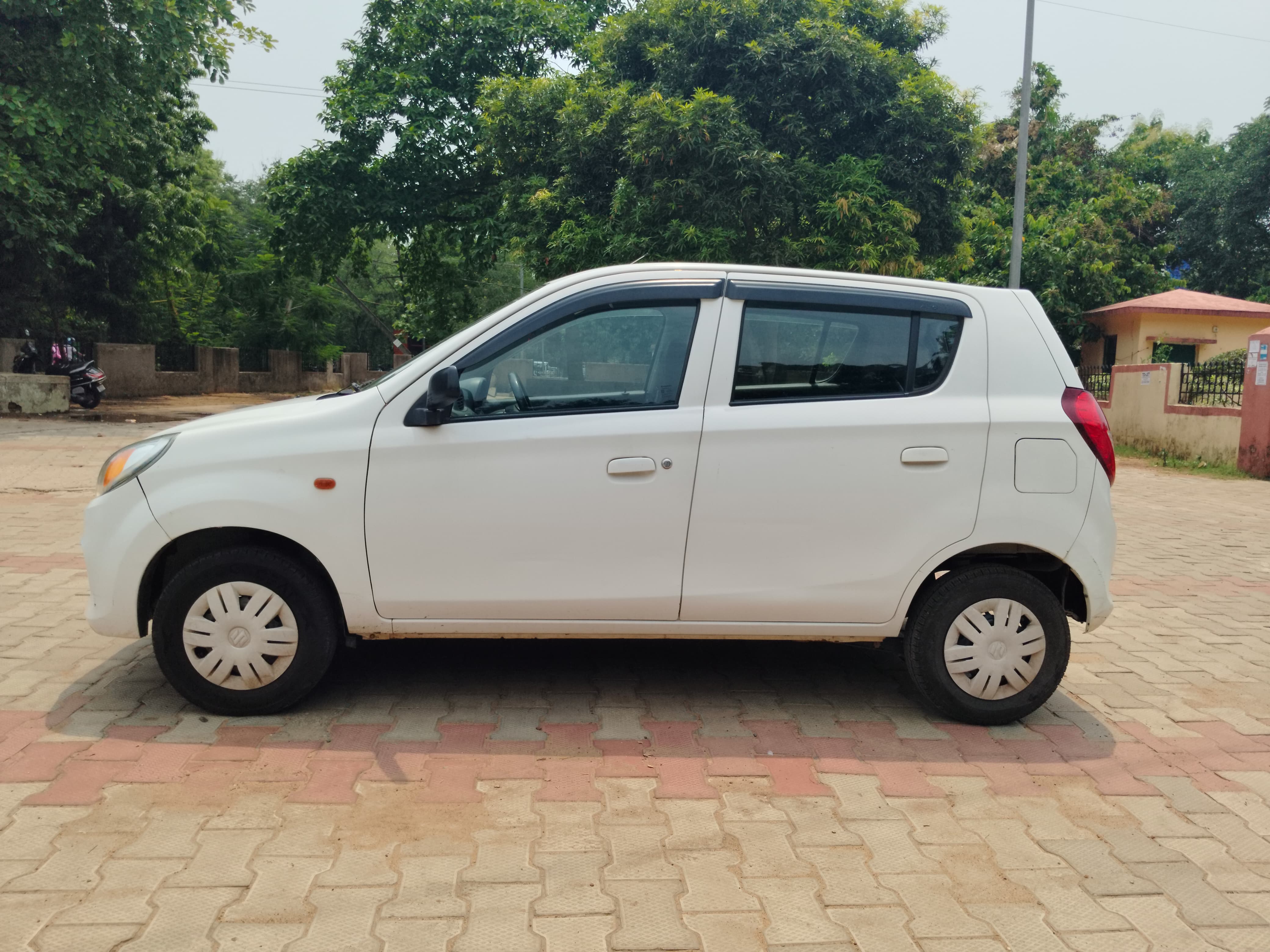 Vehicle image 4