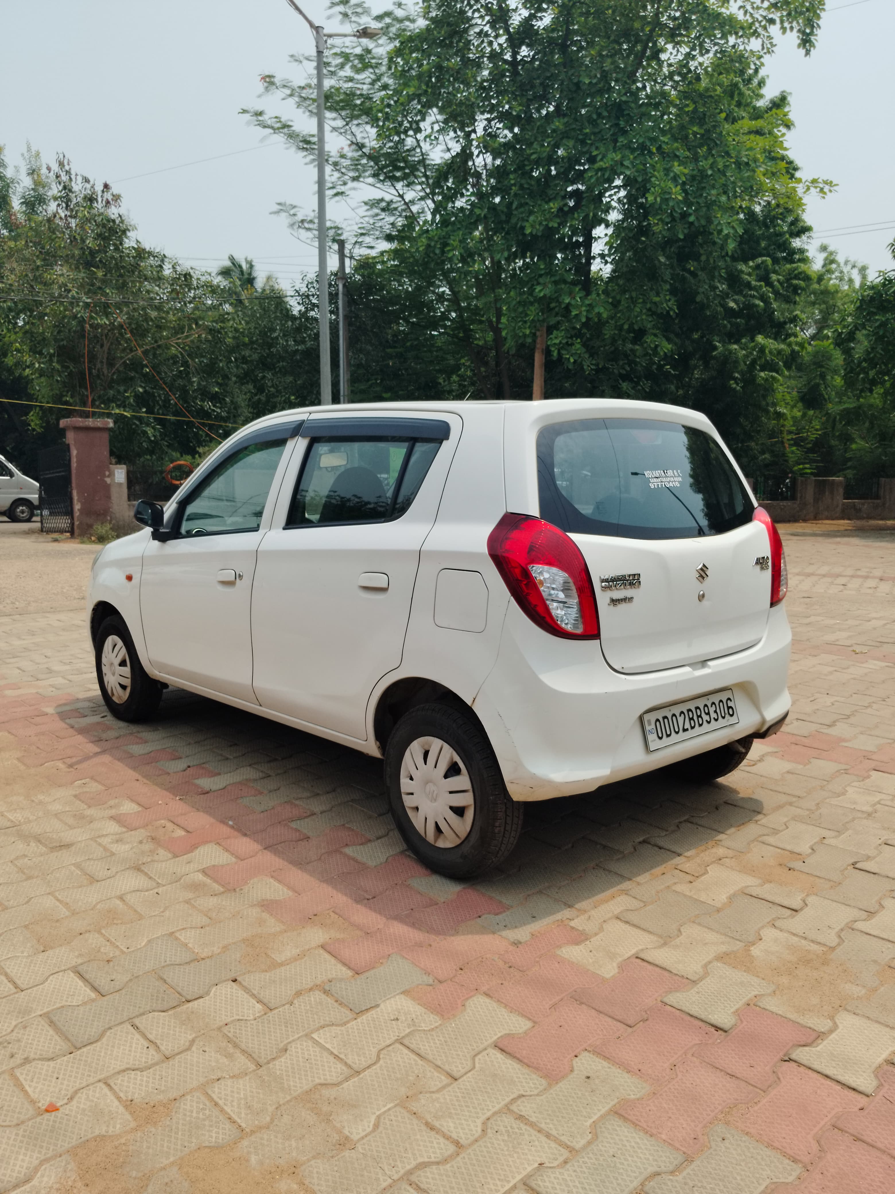 Vehicle image 8