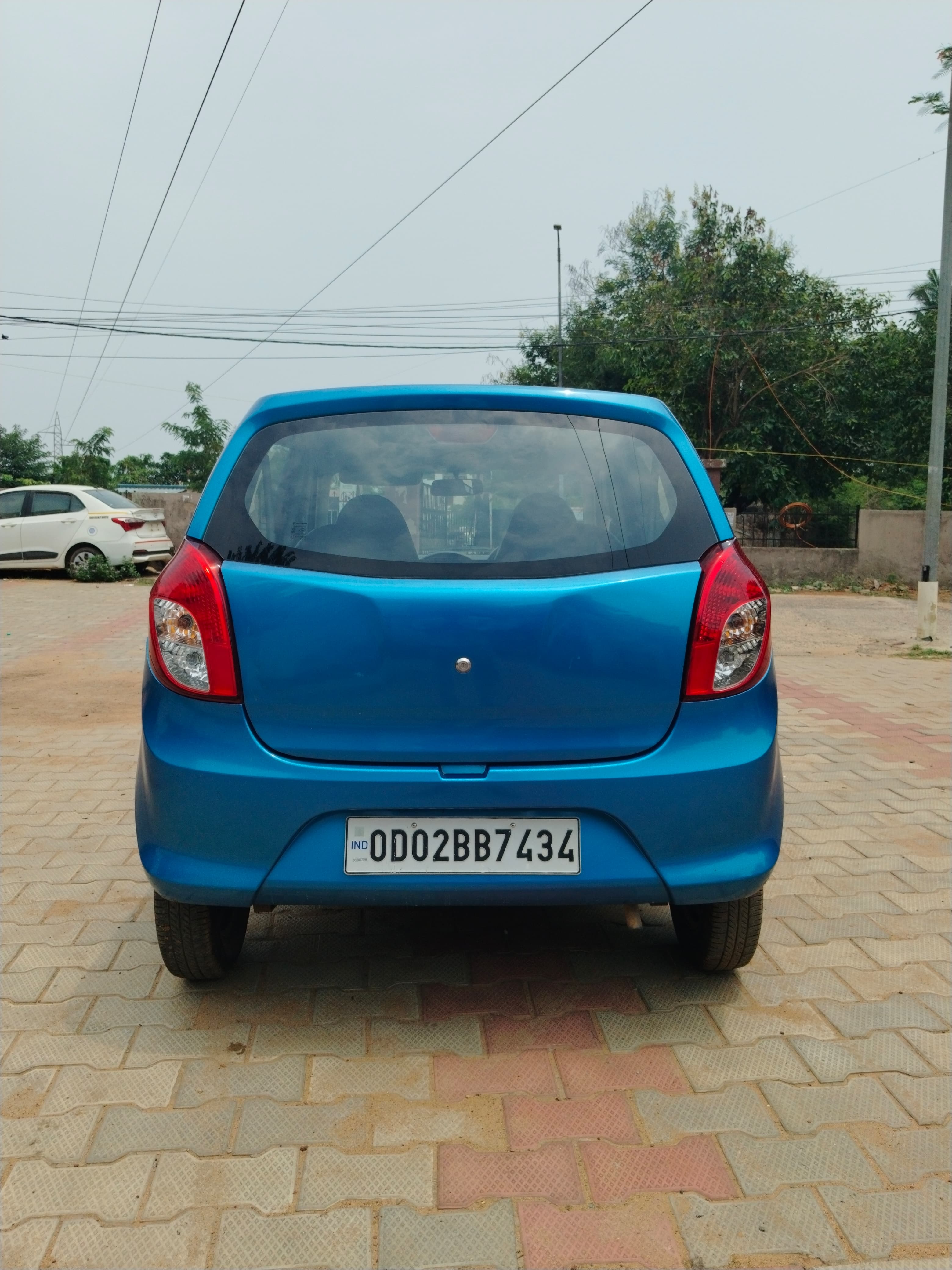 Vehicle image 10