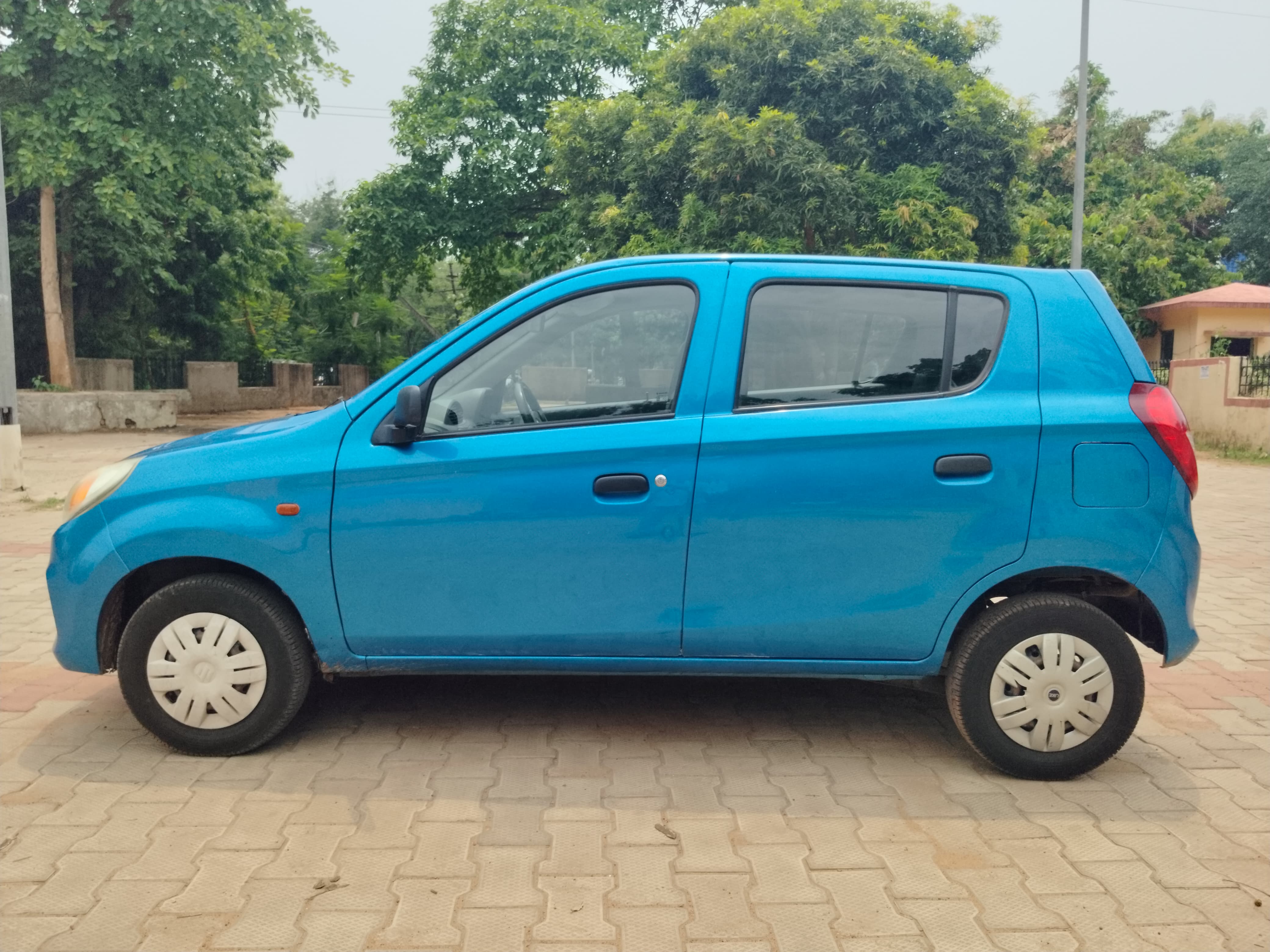 Vehicle image 9