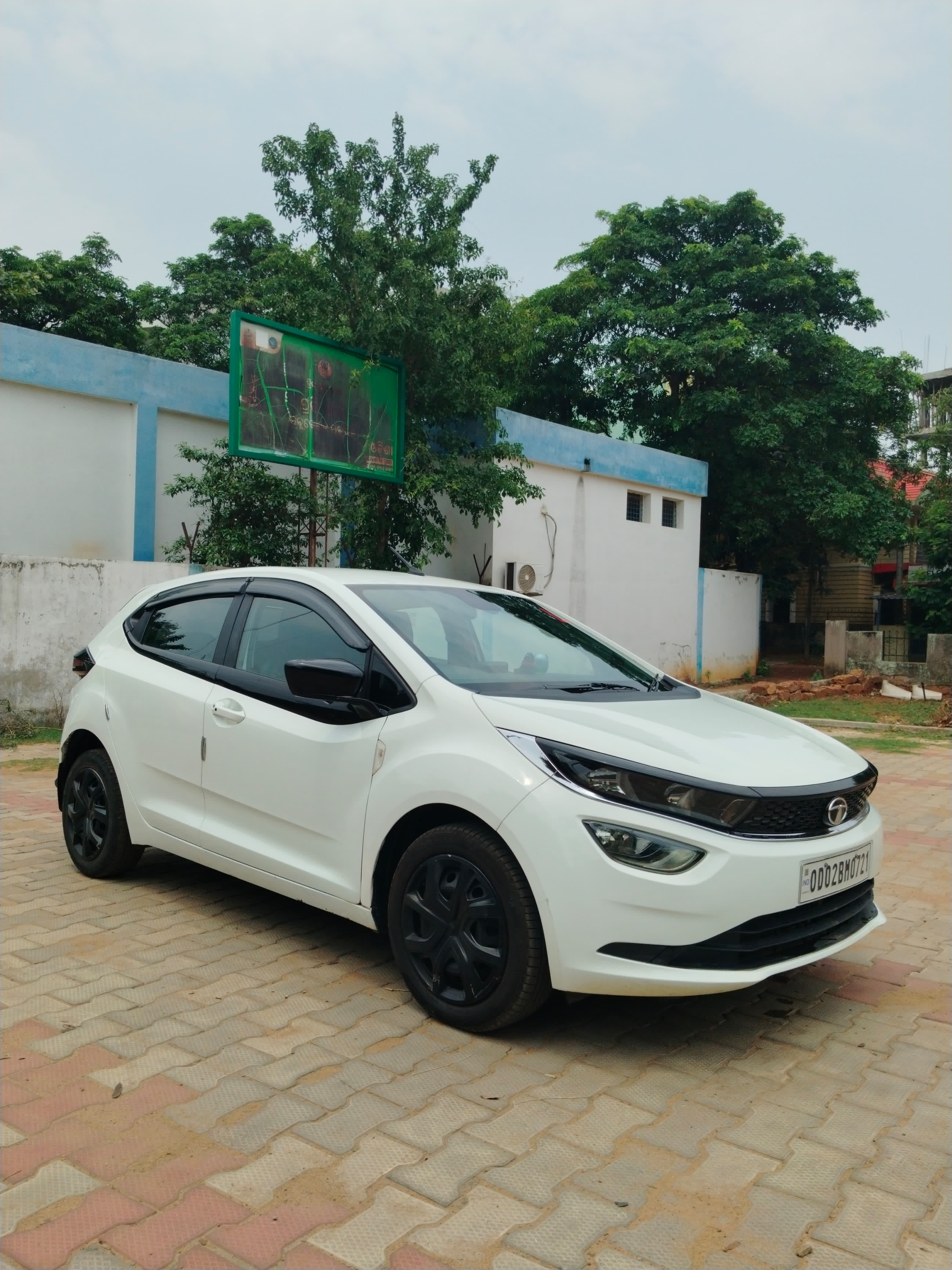 Vehicle image 11