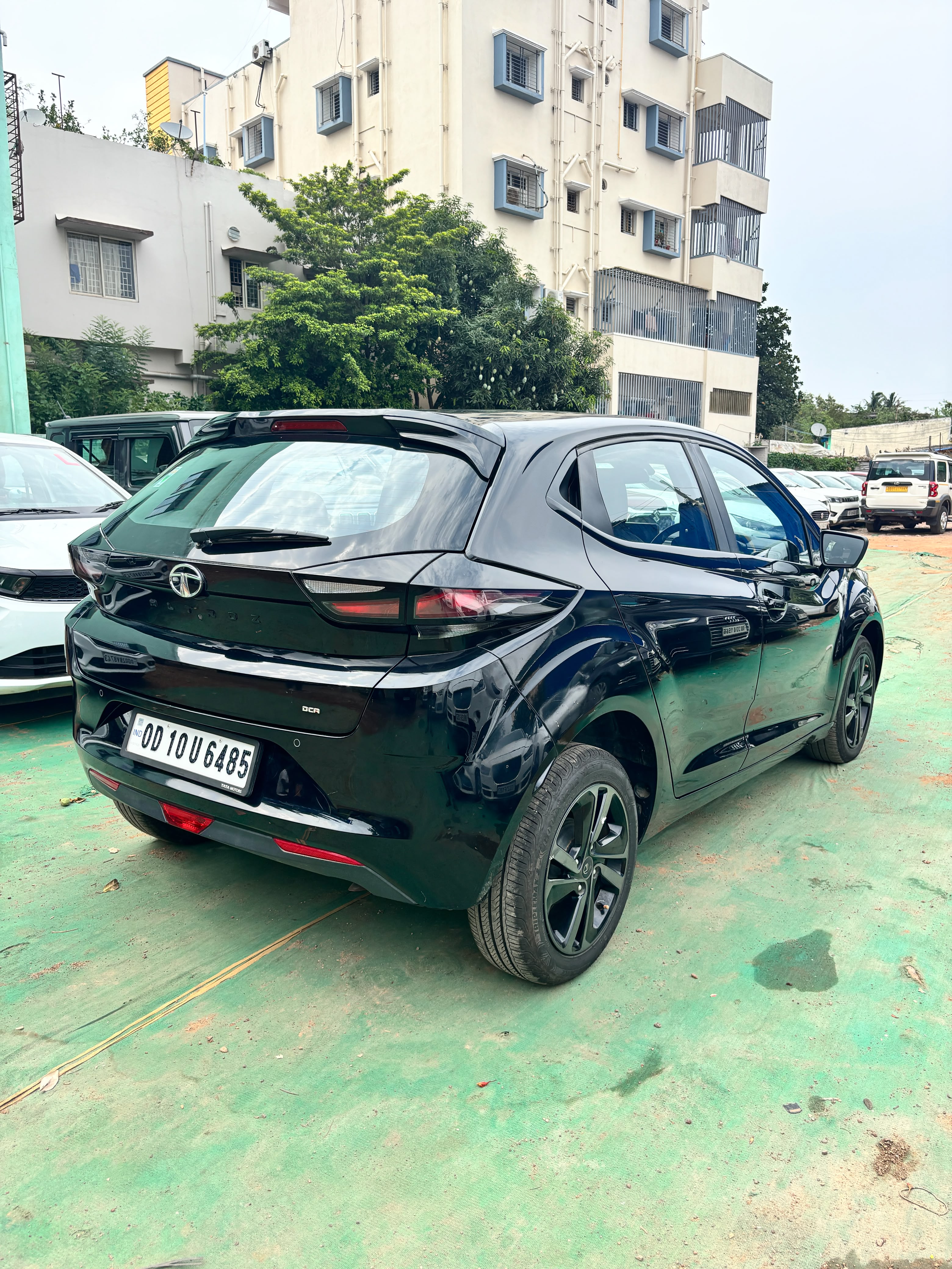 Vehicle image 3