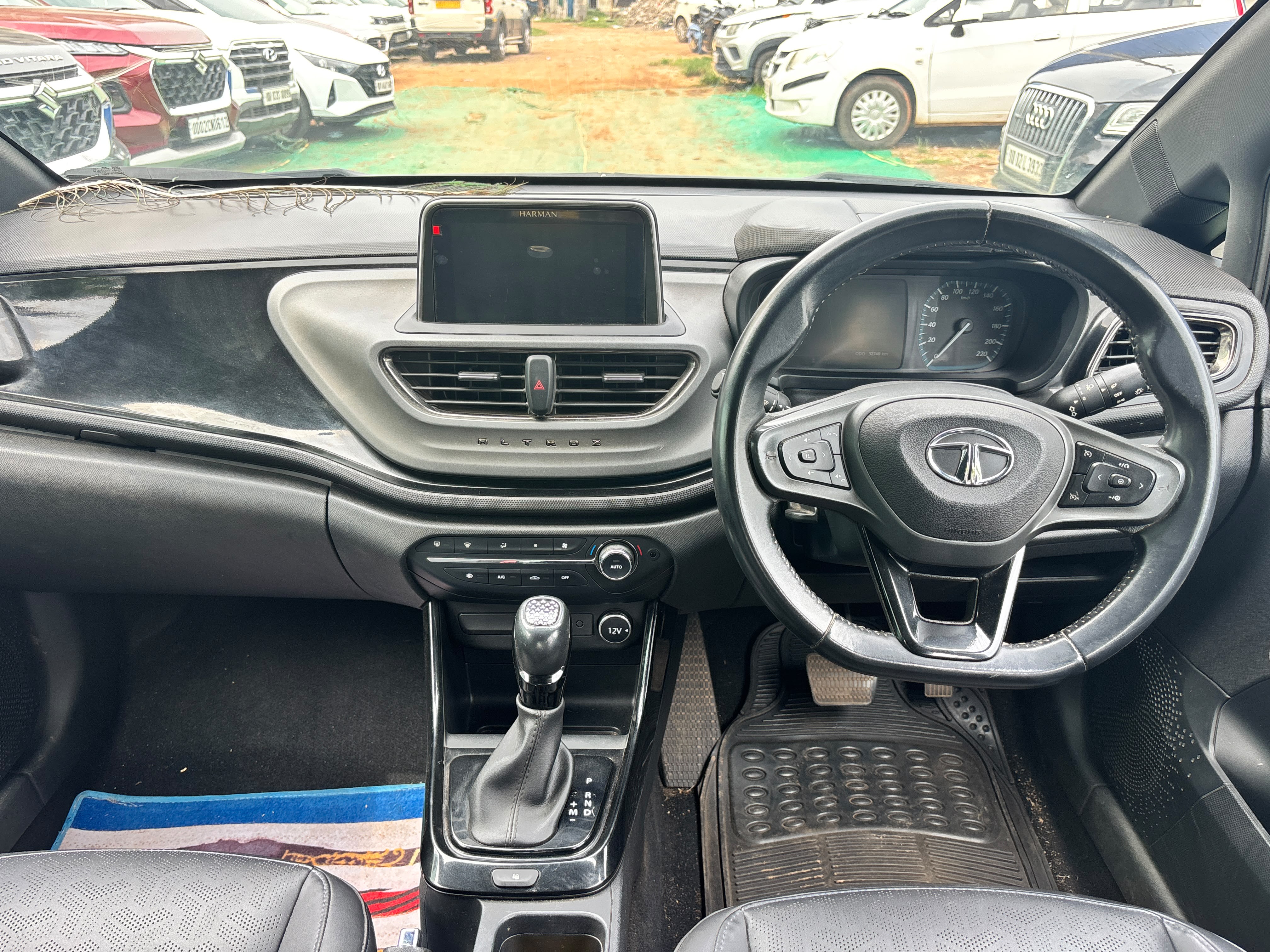 Vehicle image 6
