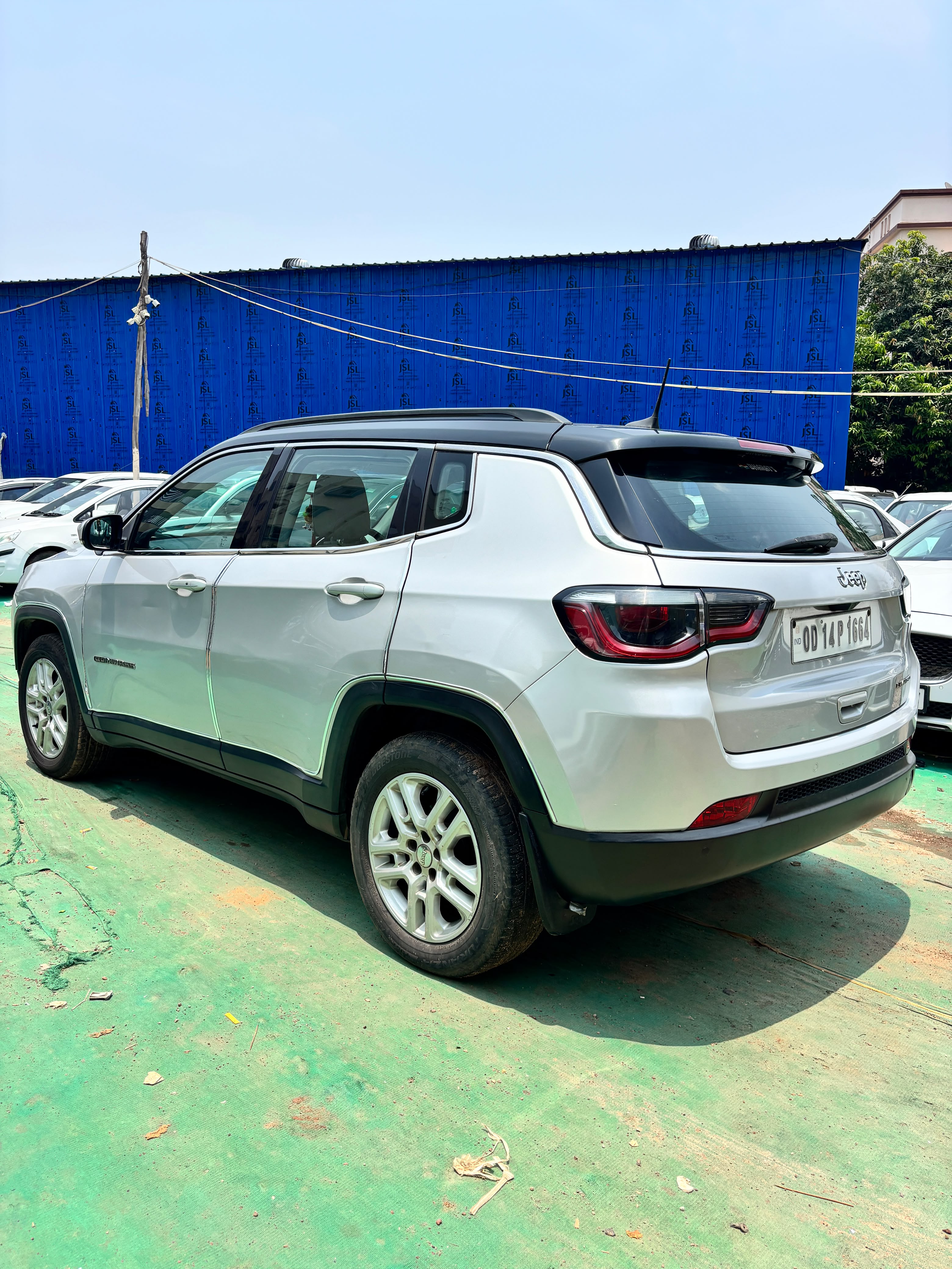 Vehicle image 4
