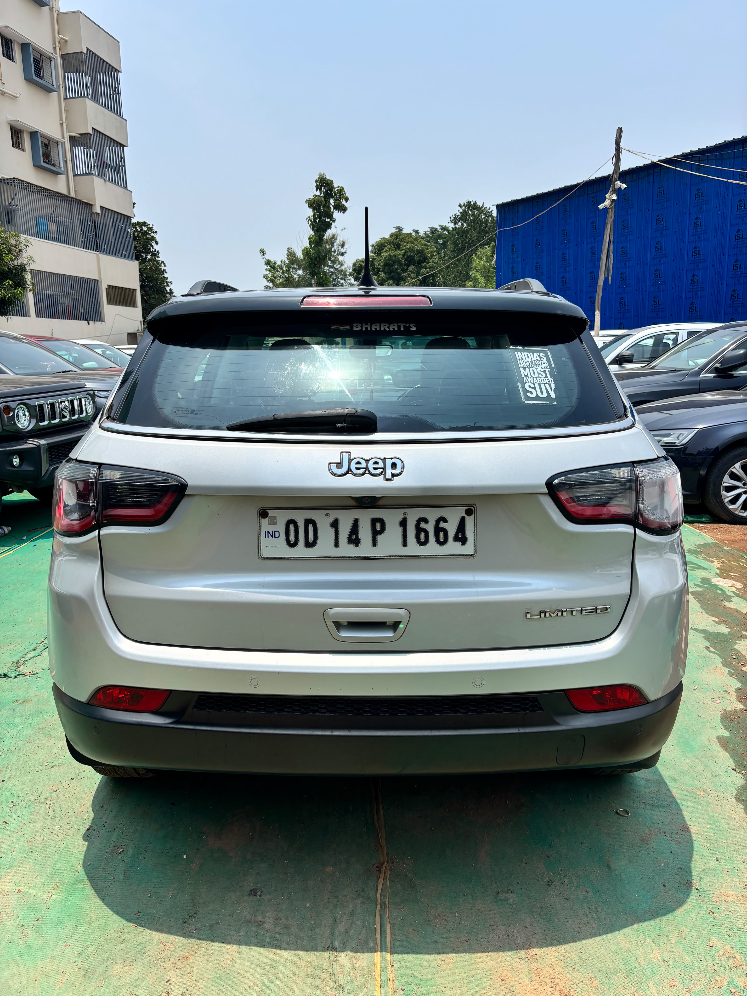 Vehicle image 10