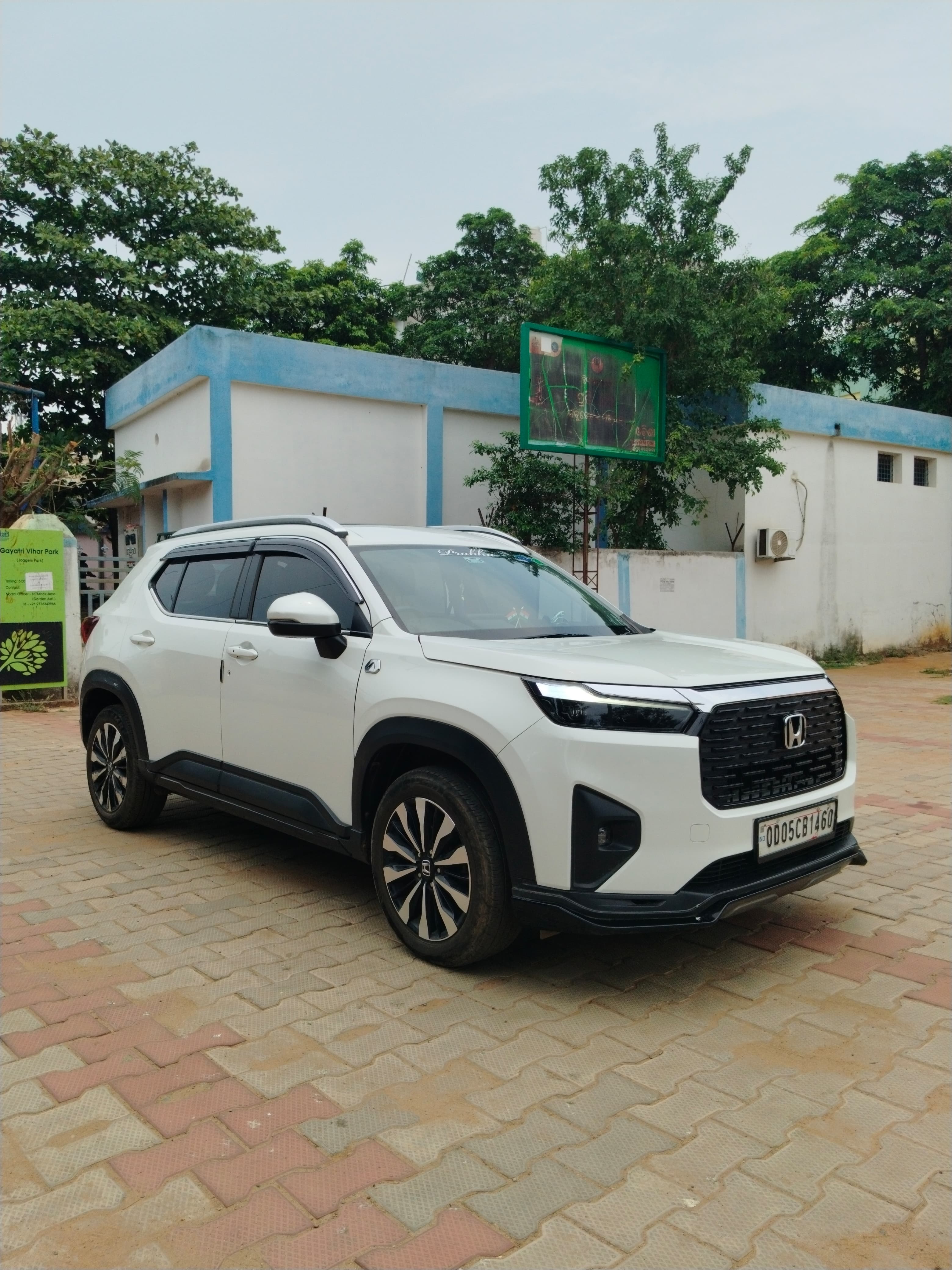Vehicle image 2