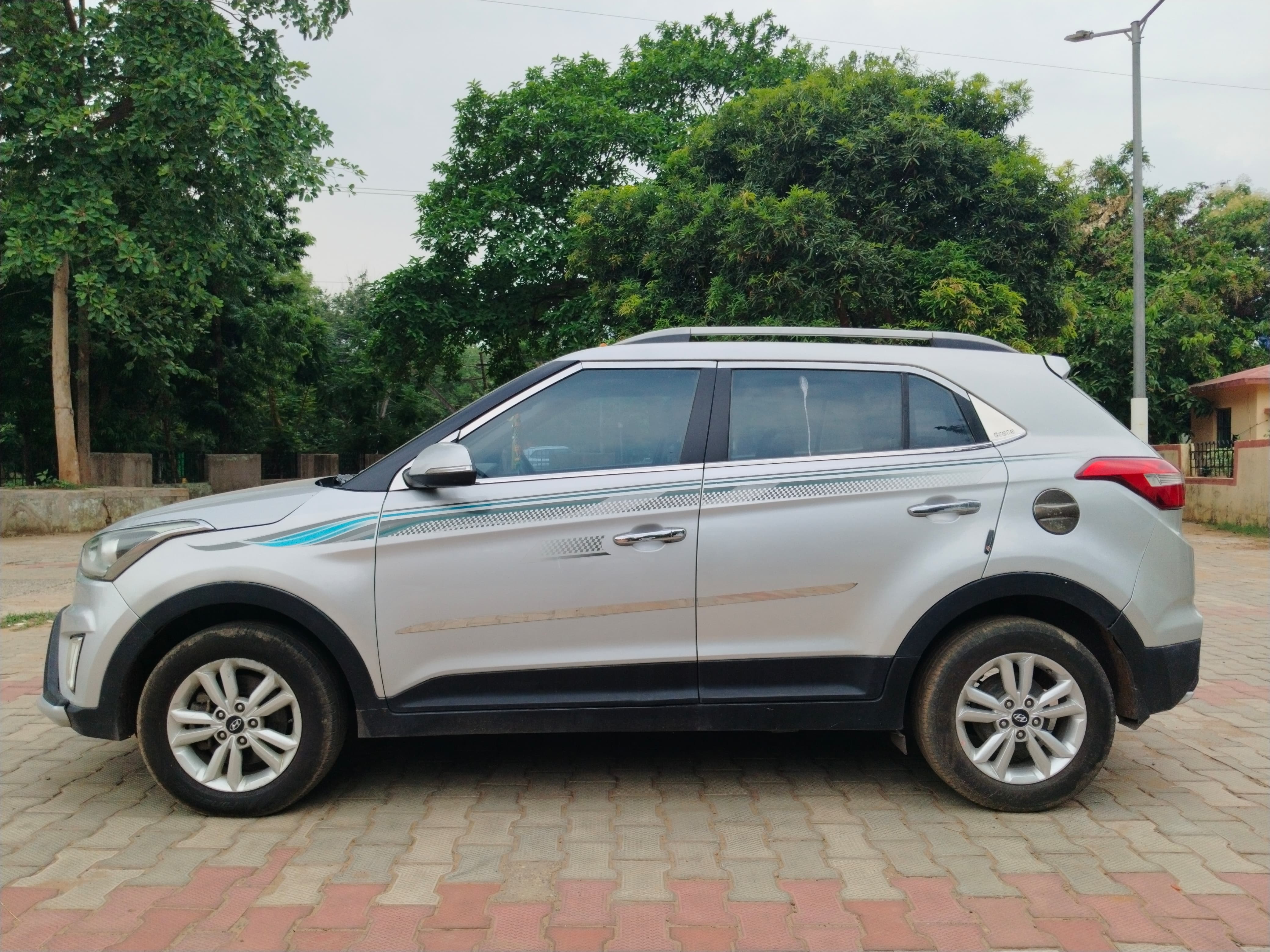 Vehicle image 11