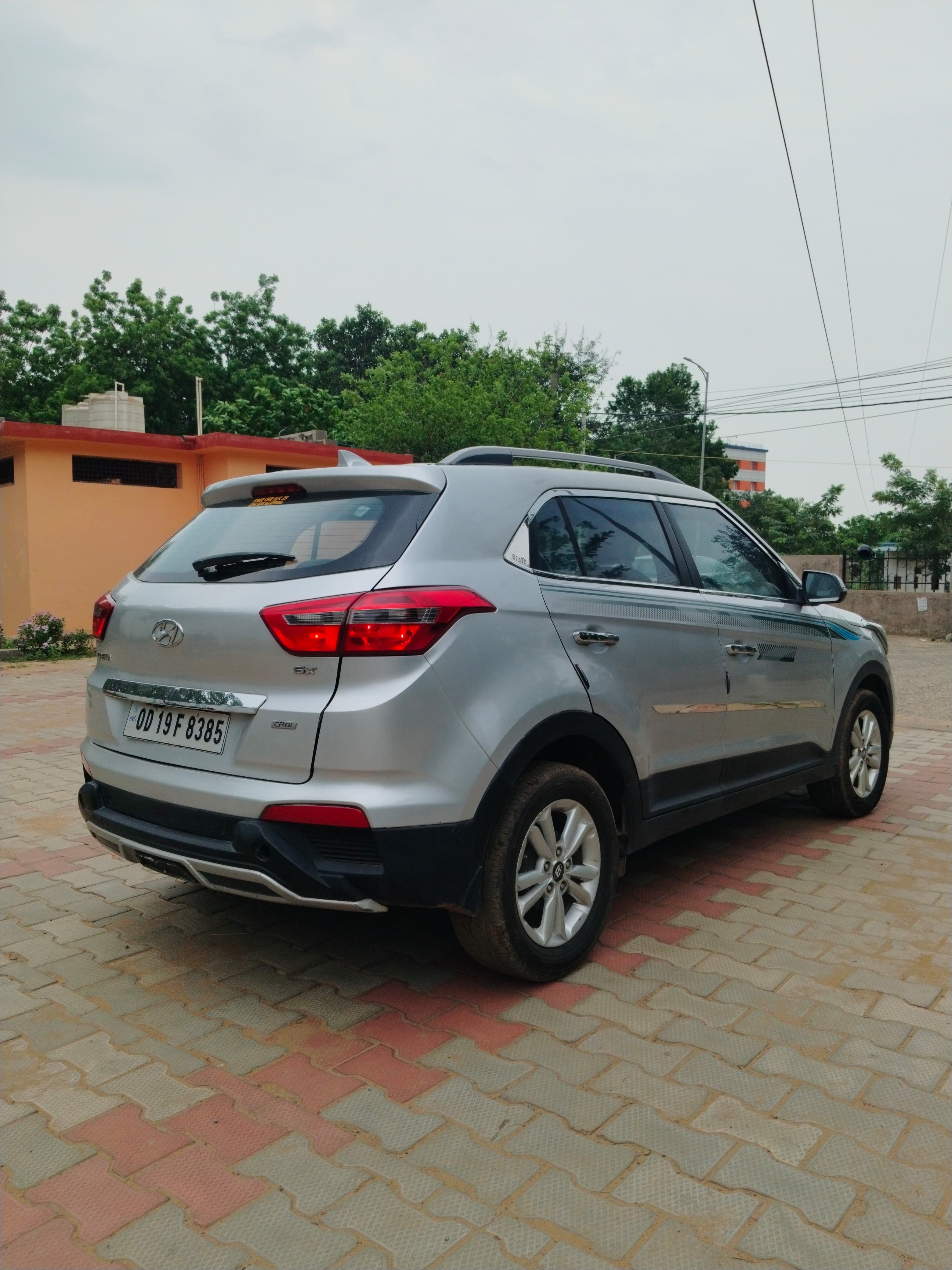 Vehicle image 4