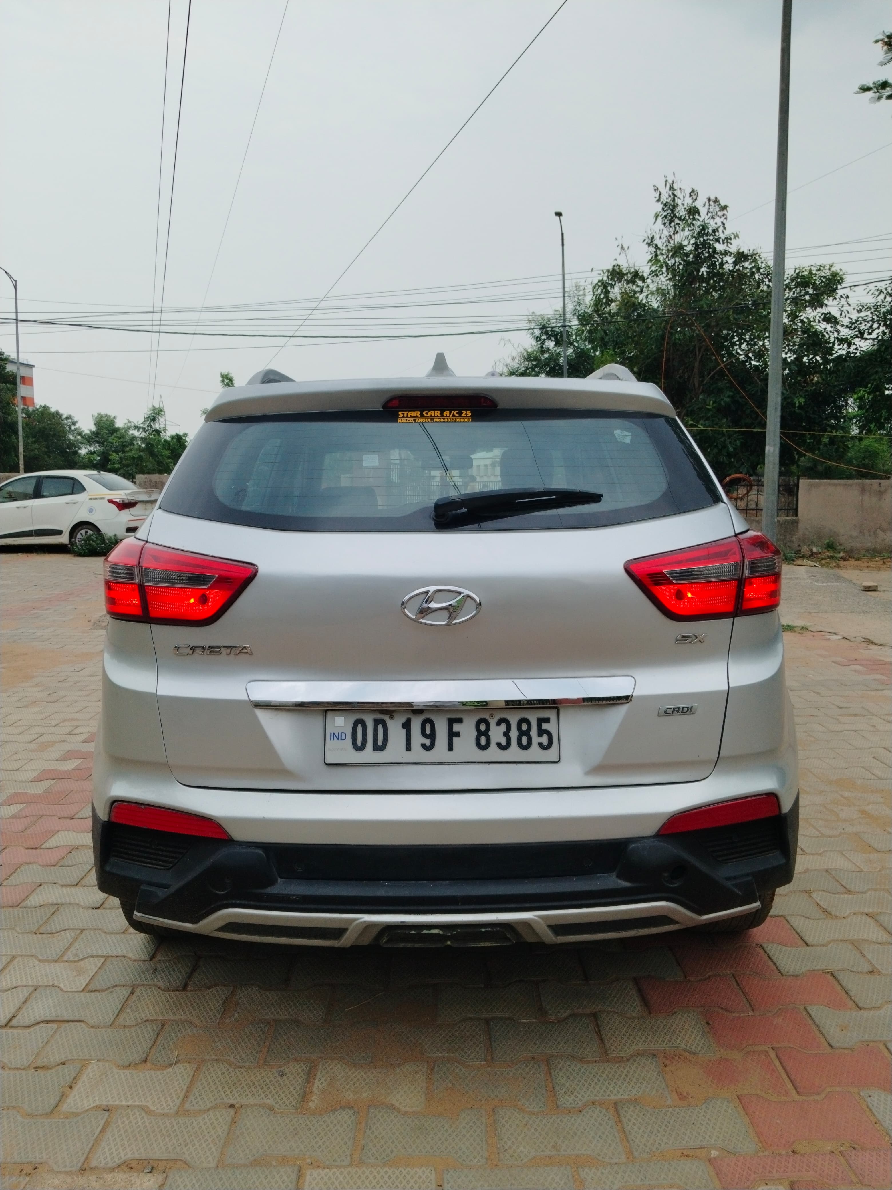 Vehicle image 16