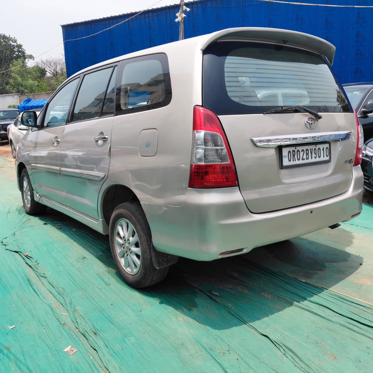 Vehicle image 11
