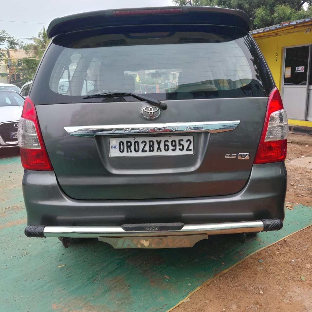 Vehicle image 11