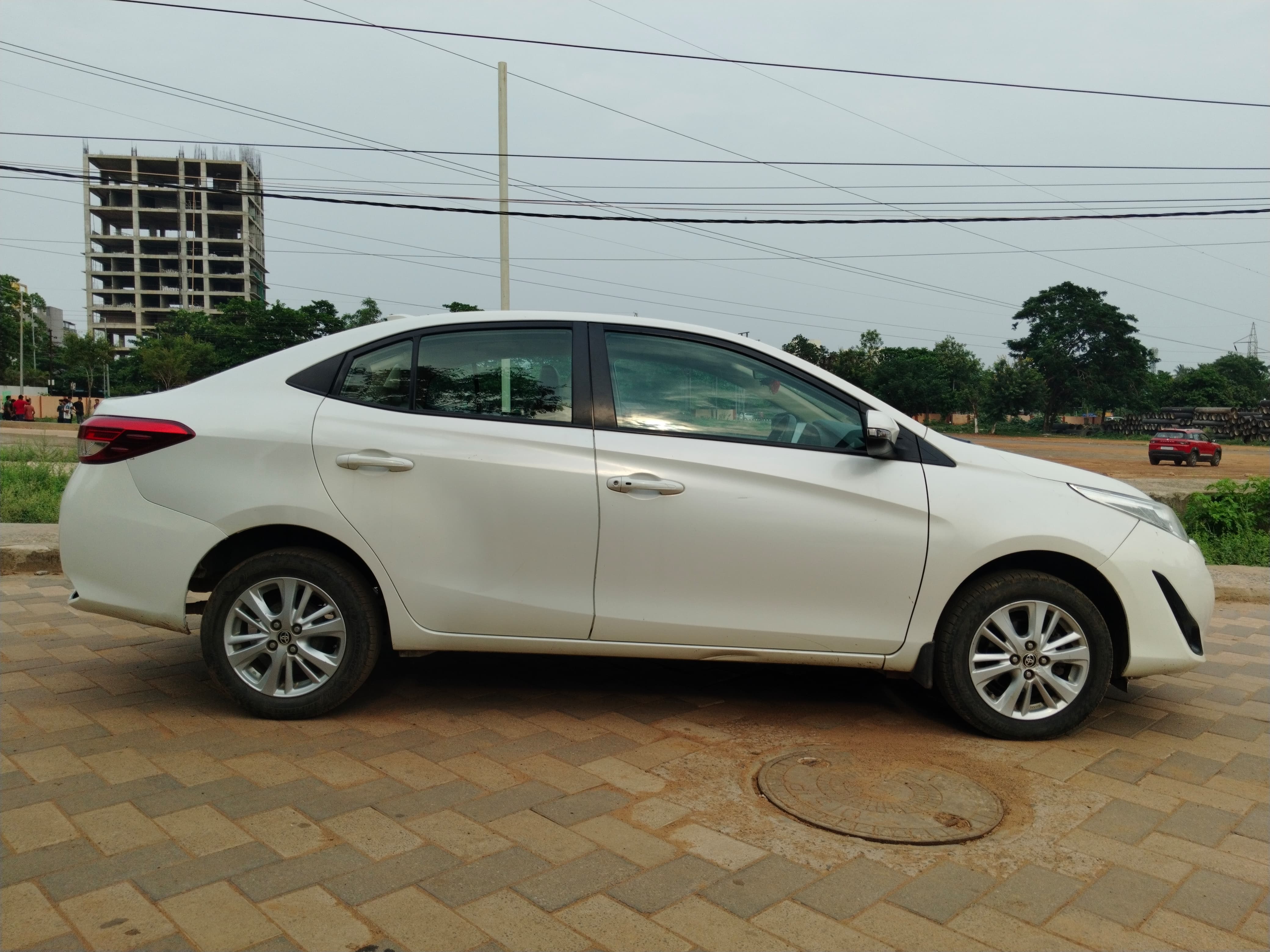 Vehicle image 4
