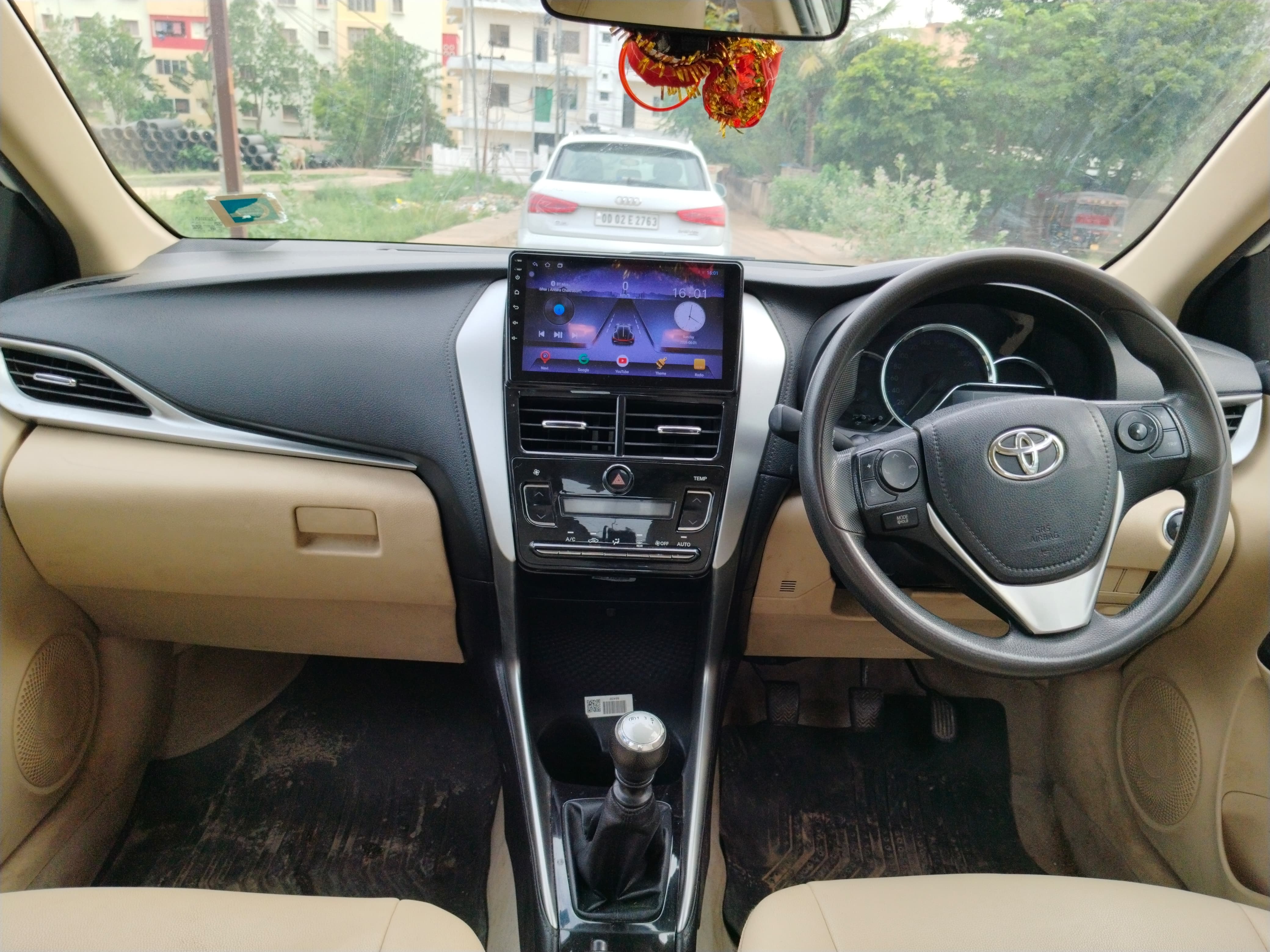 Vehicle image 8
