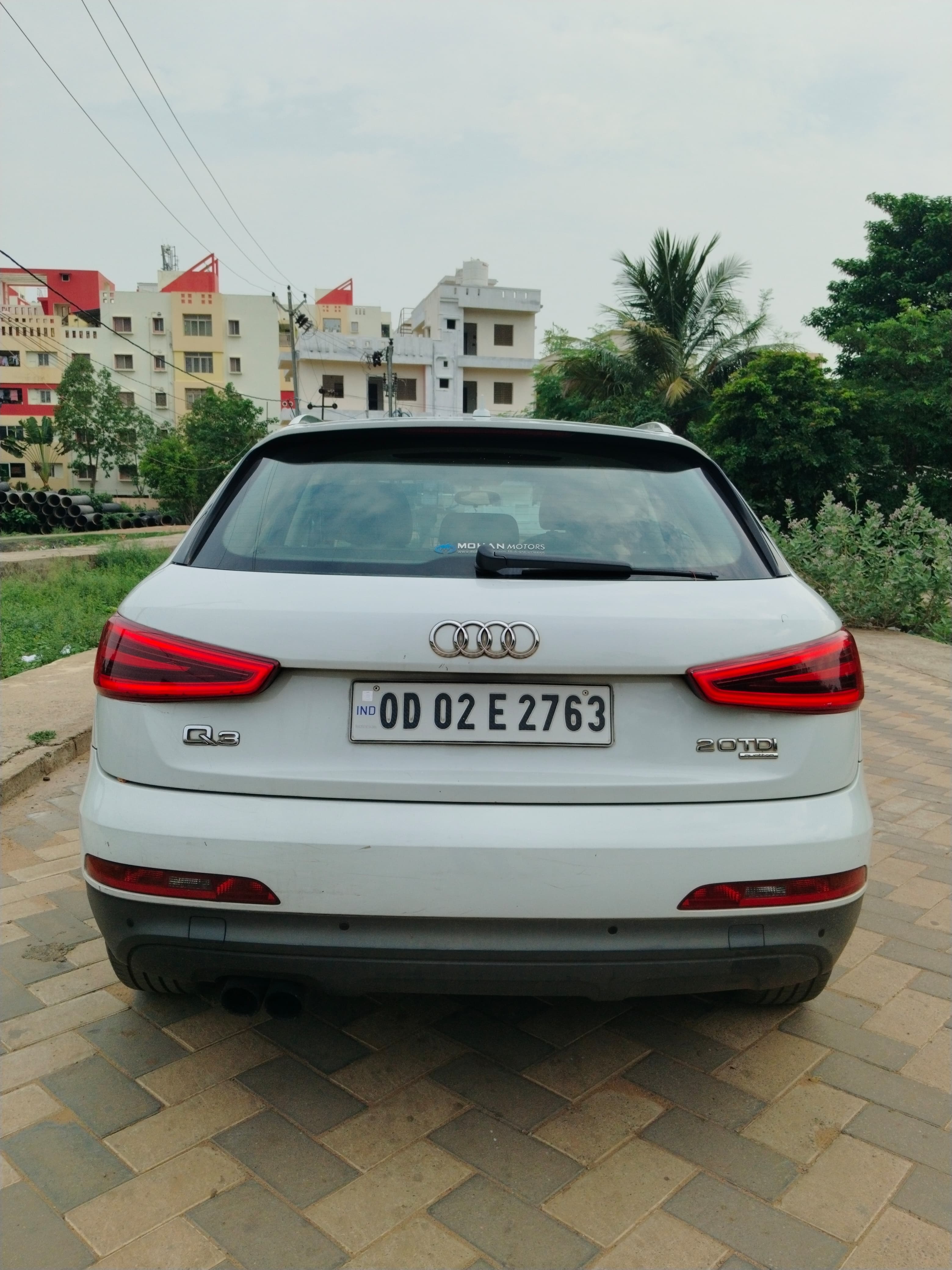 Vehicle image 14