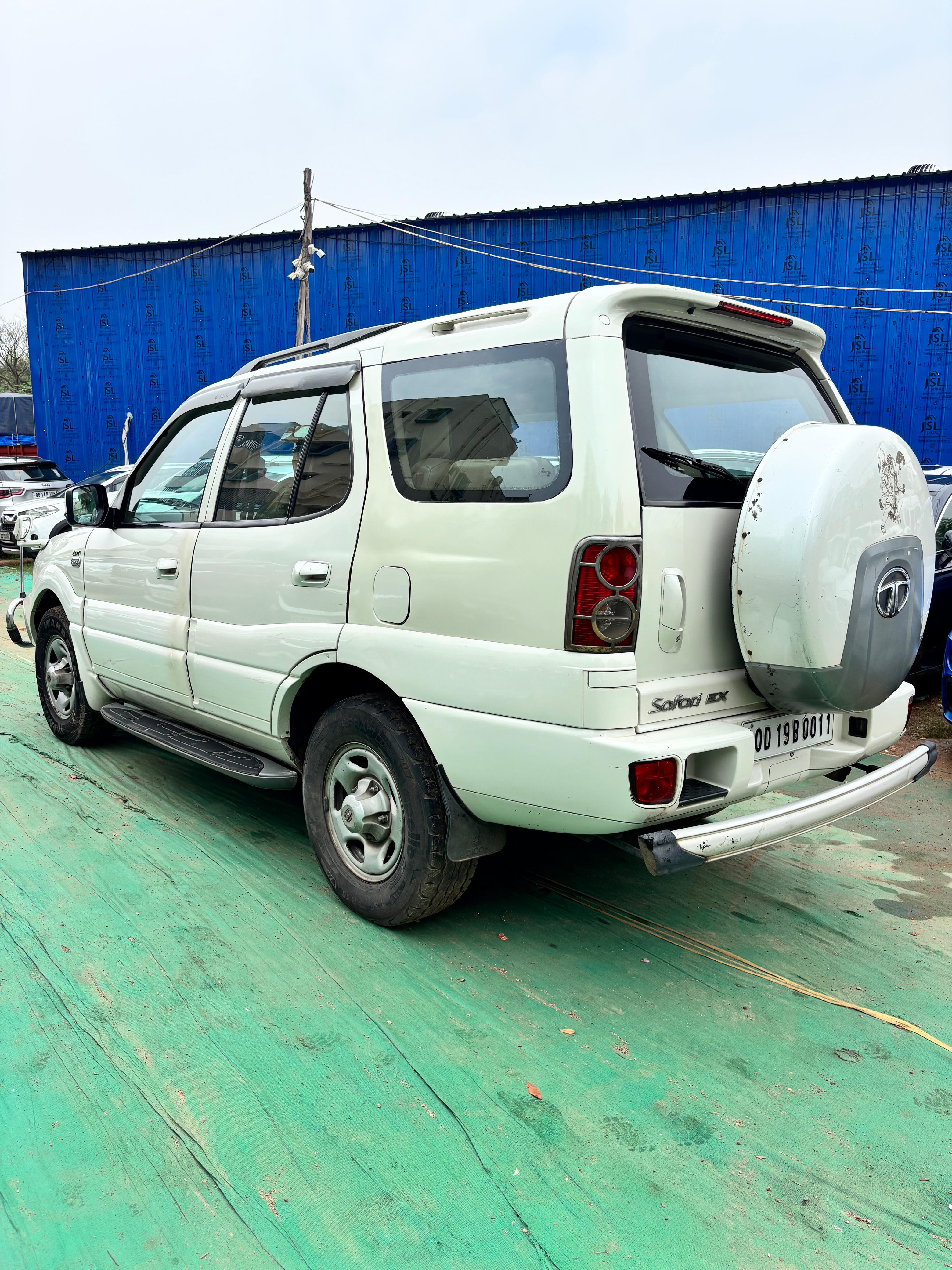Vehicle image 8
