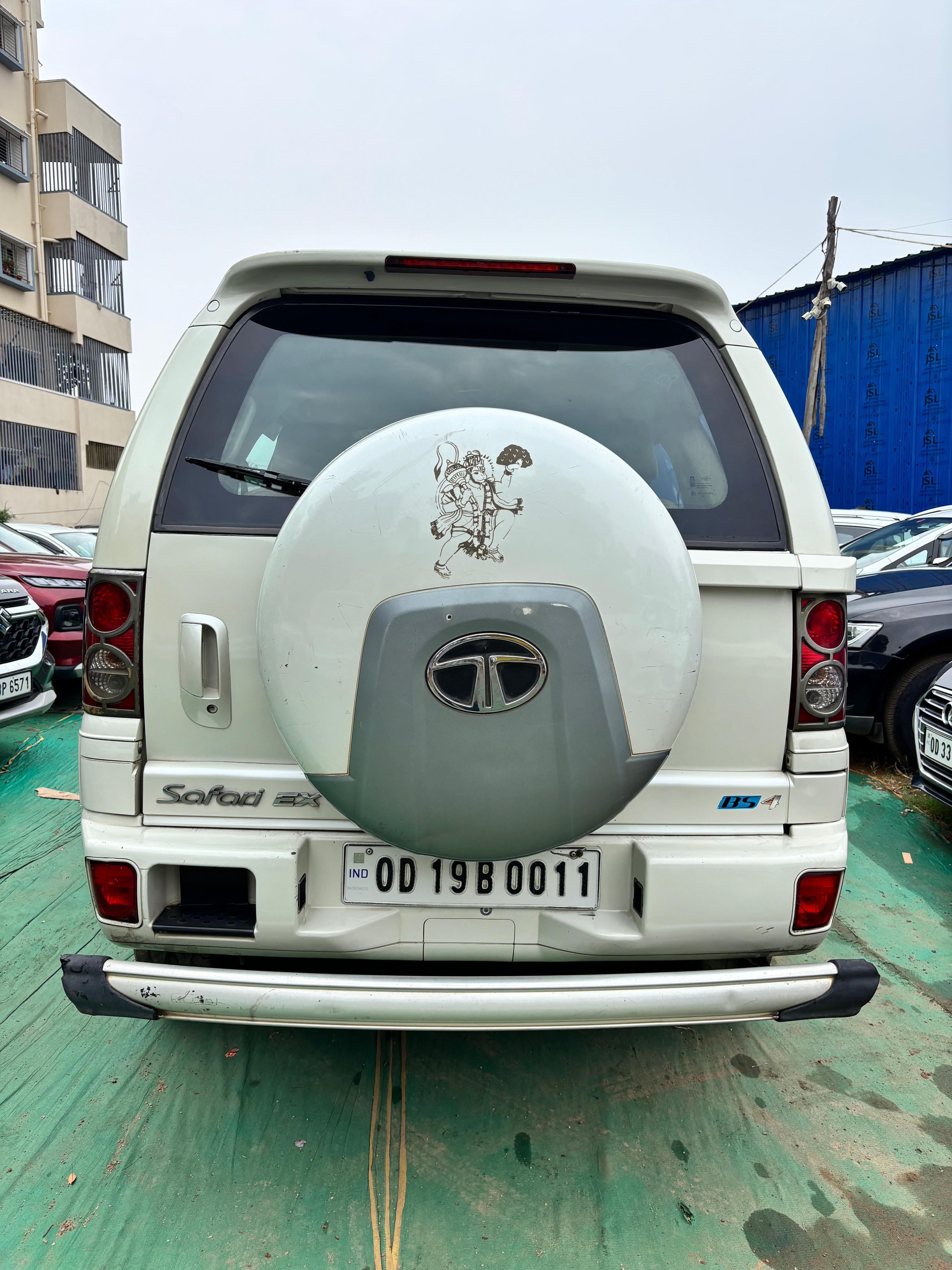 Vehicle image 10