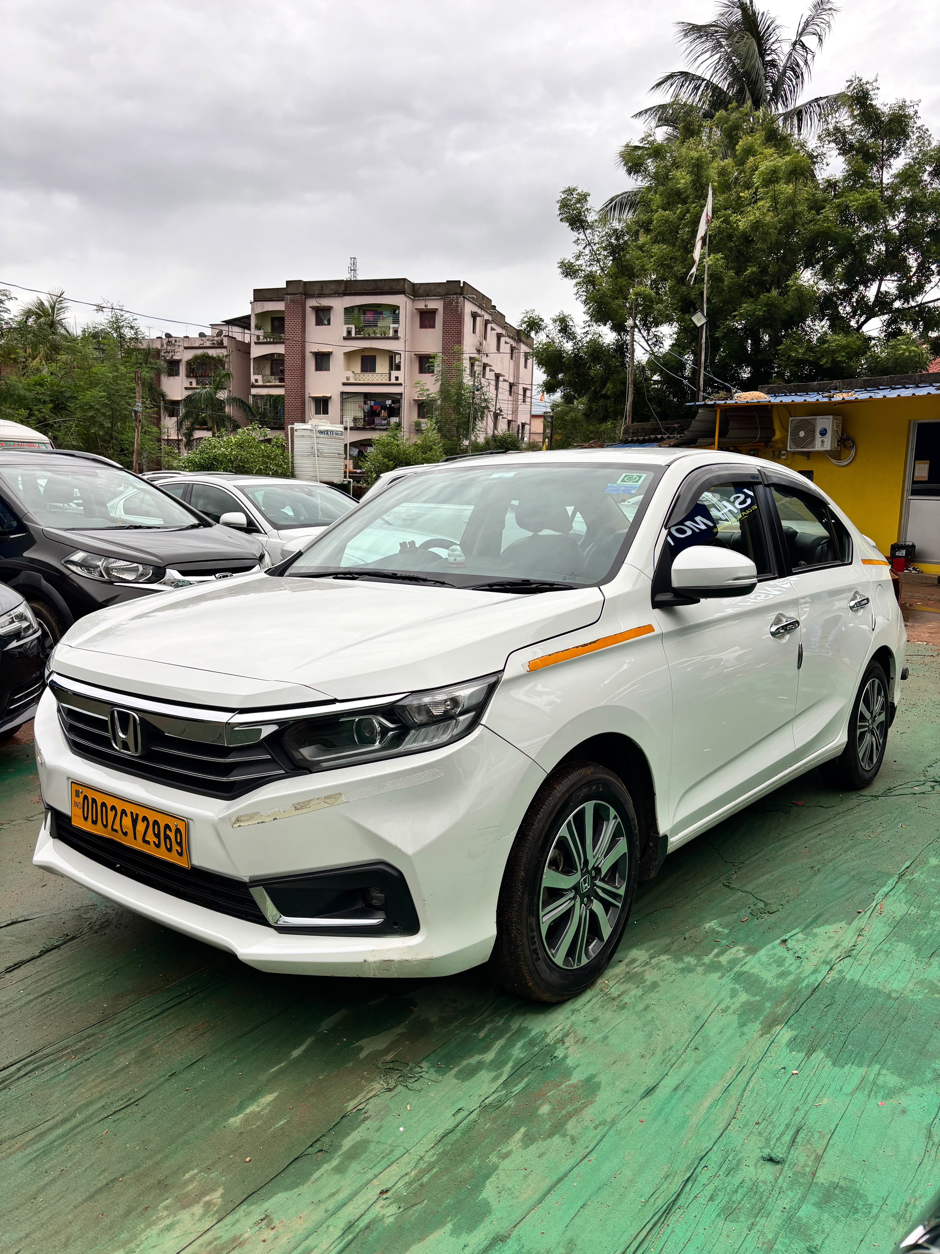 Vehicle image 11