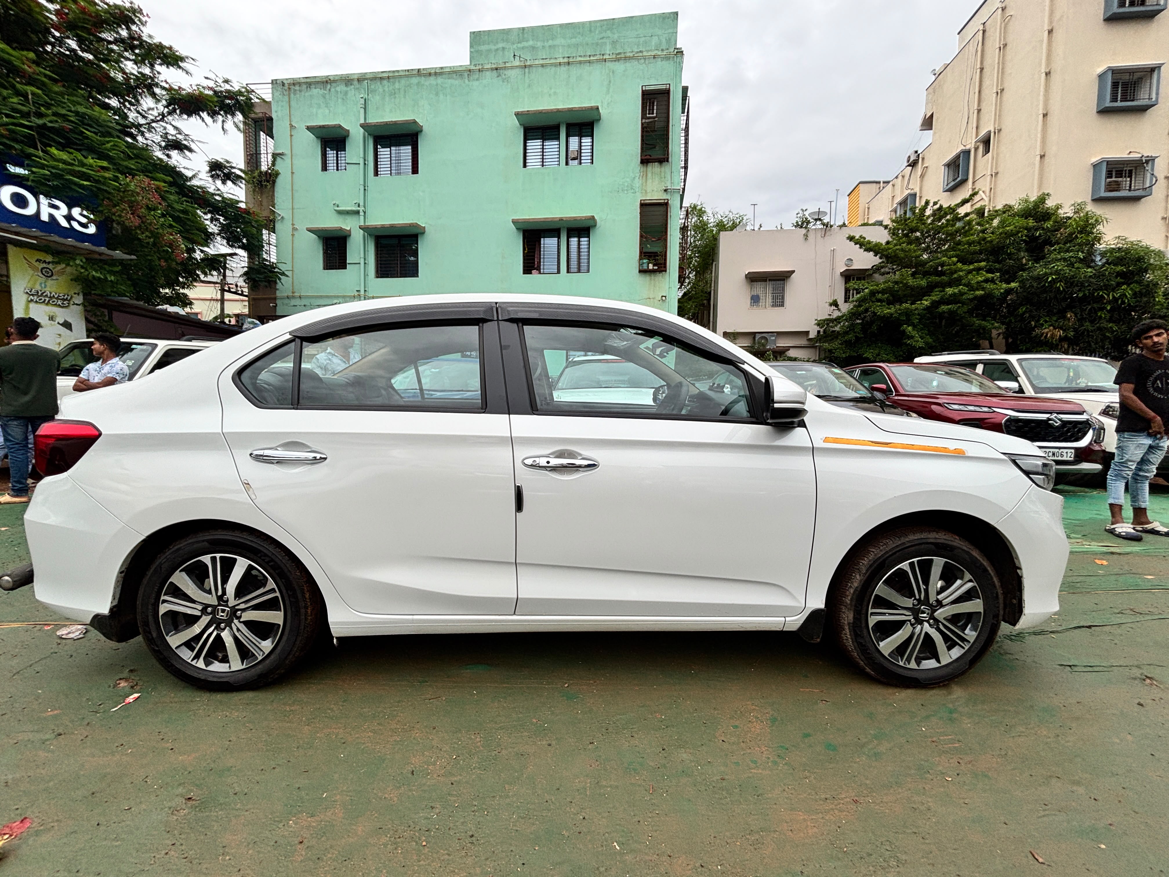 Vehicle image 3