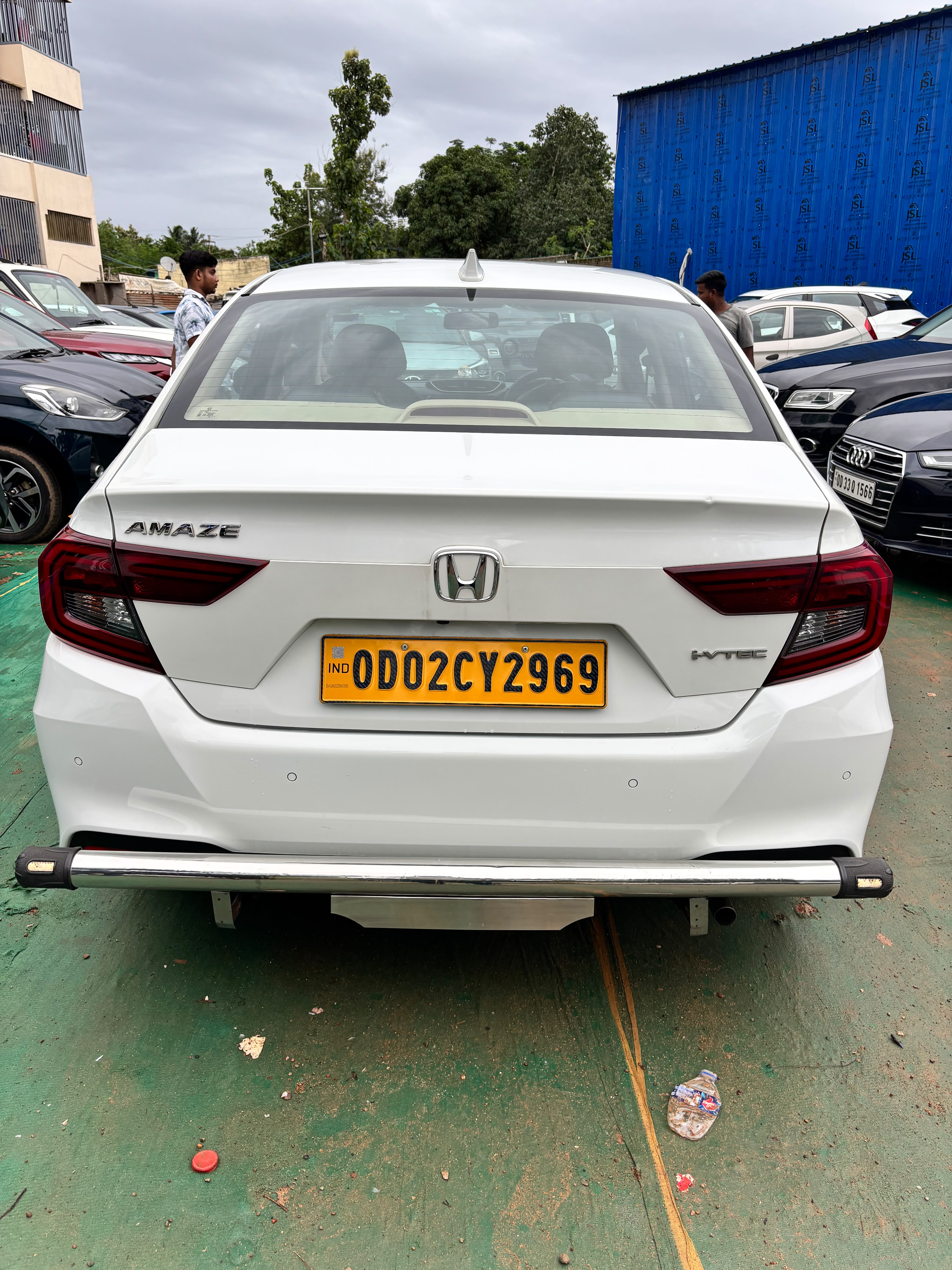 Vehicle image 12
