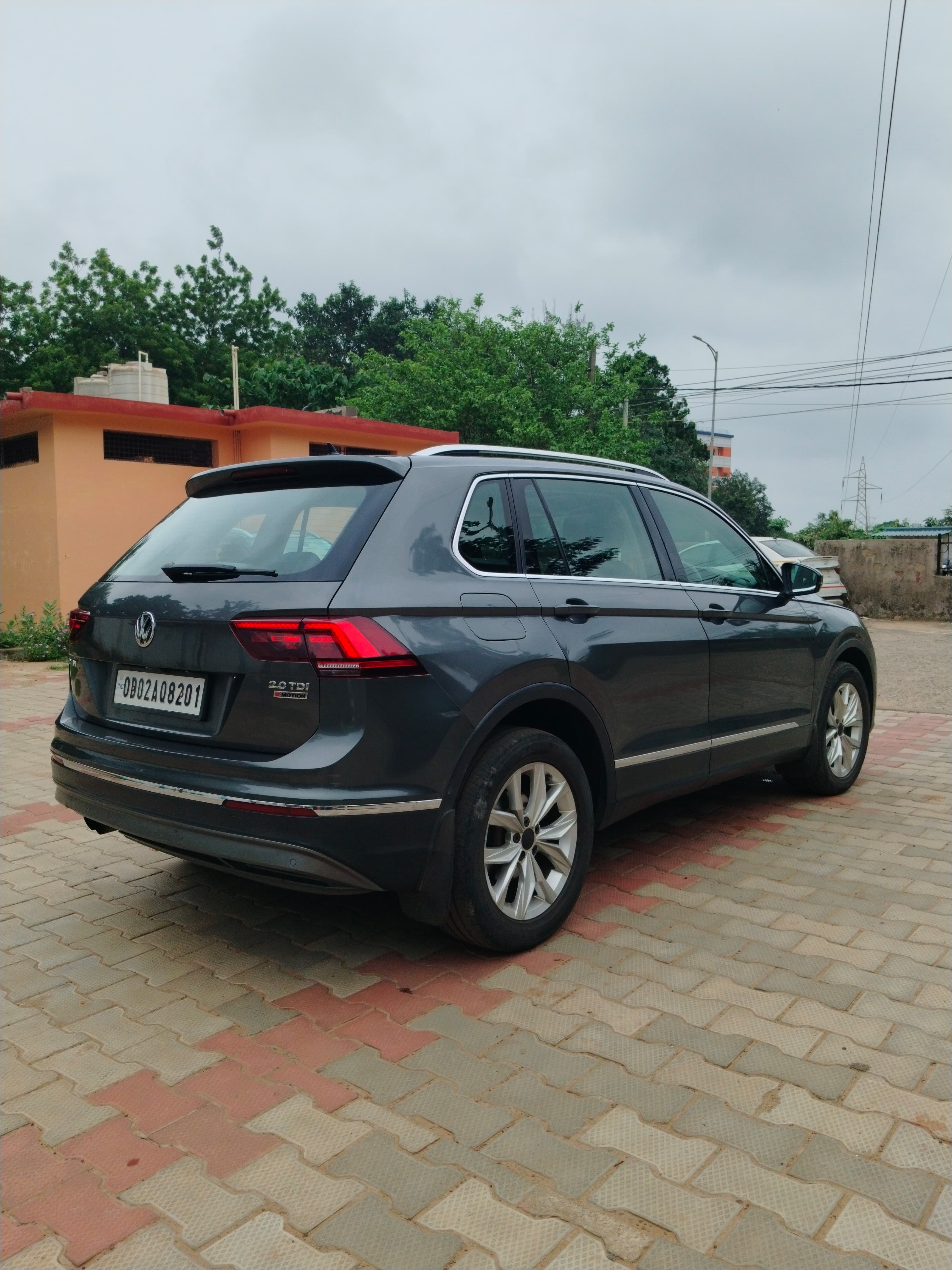 Vehicle image 3