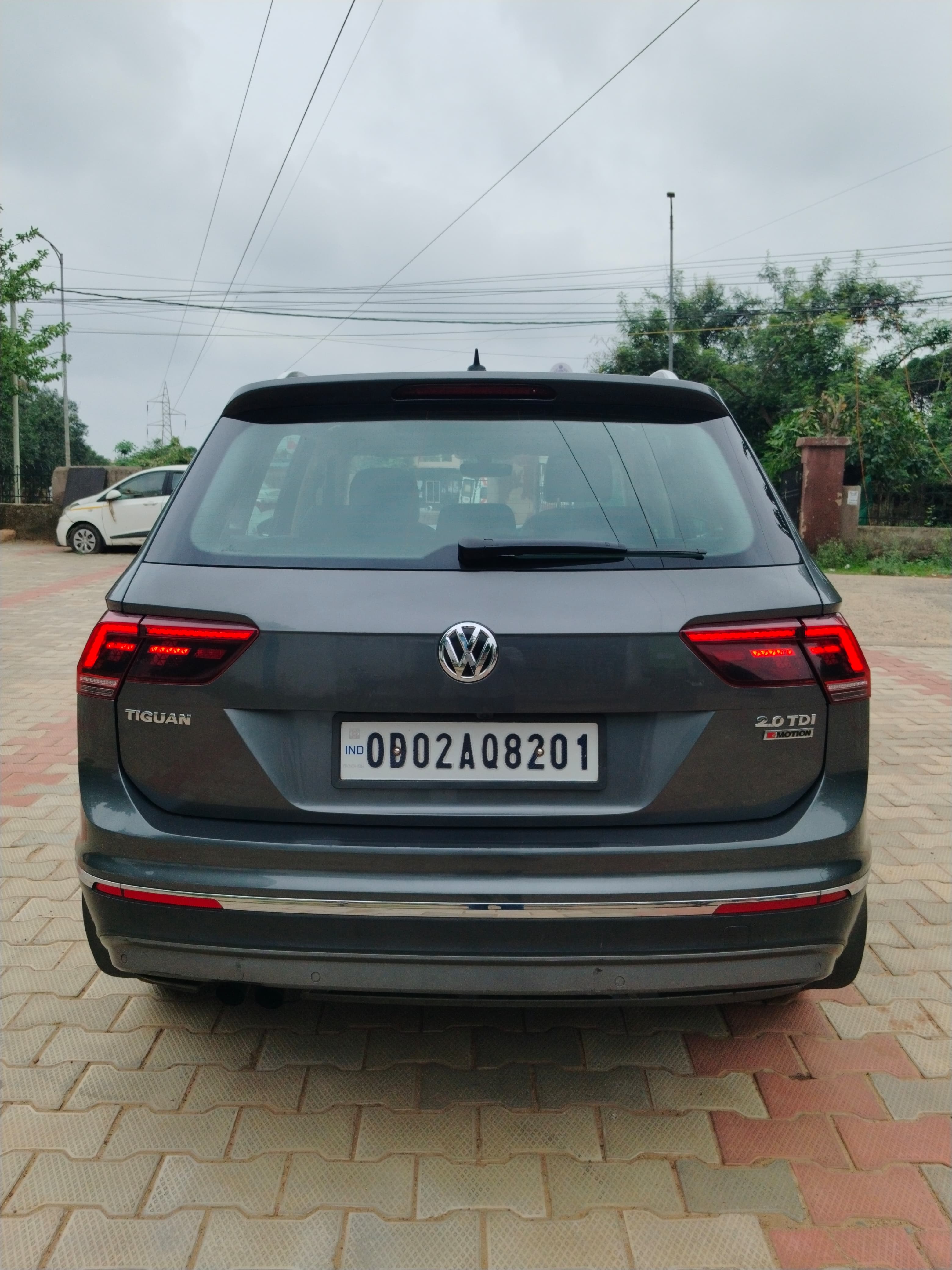 Vehicle image 15