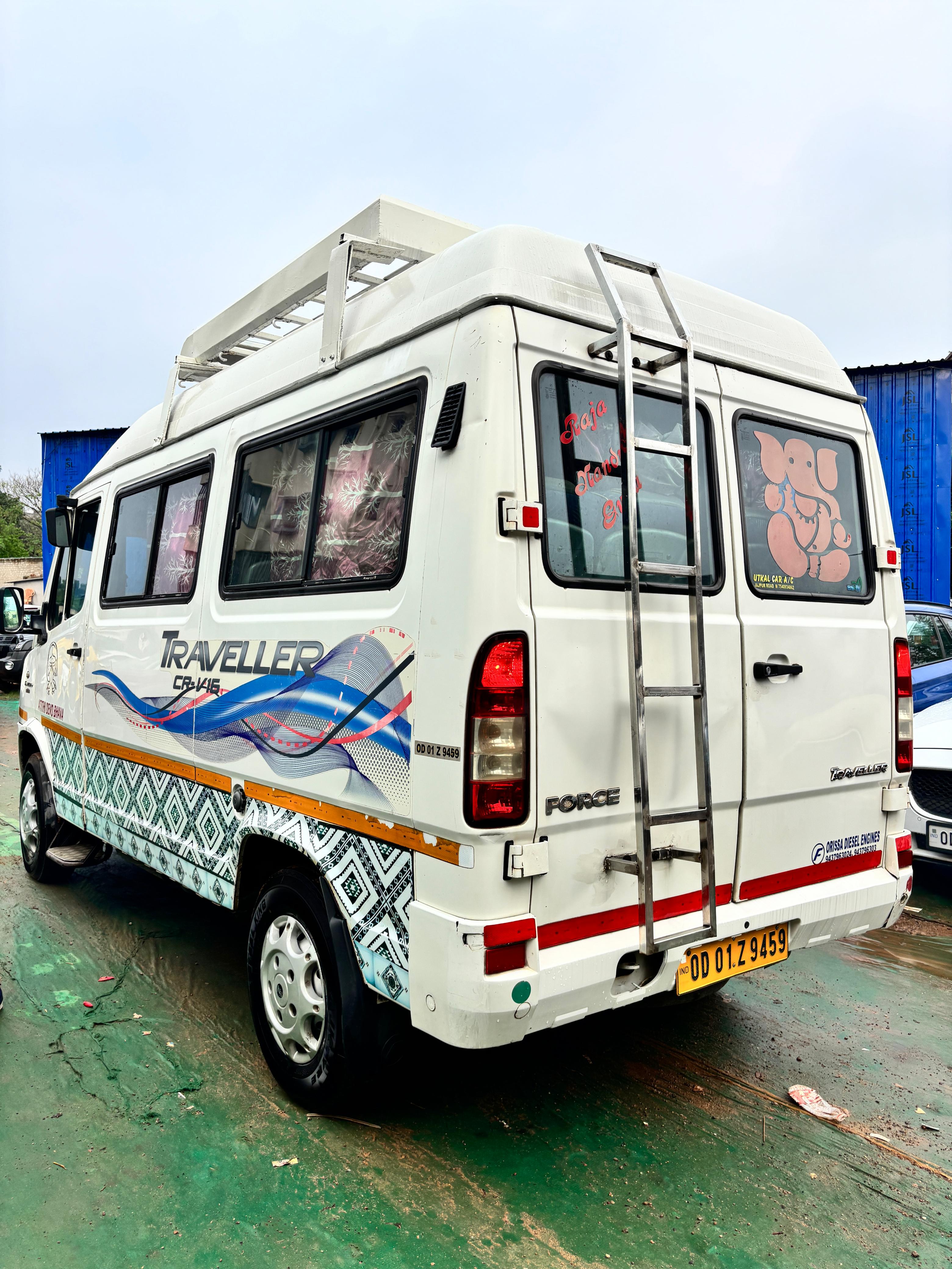 Vehicle image 8